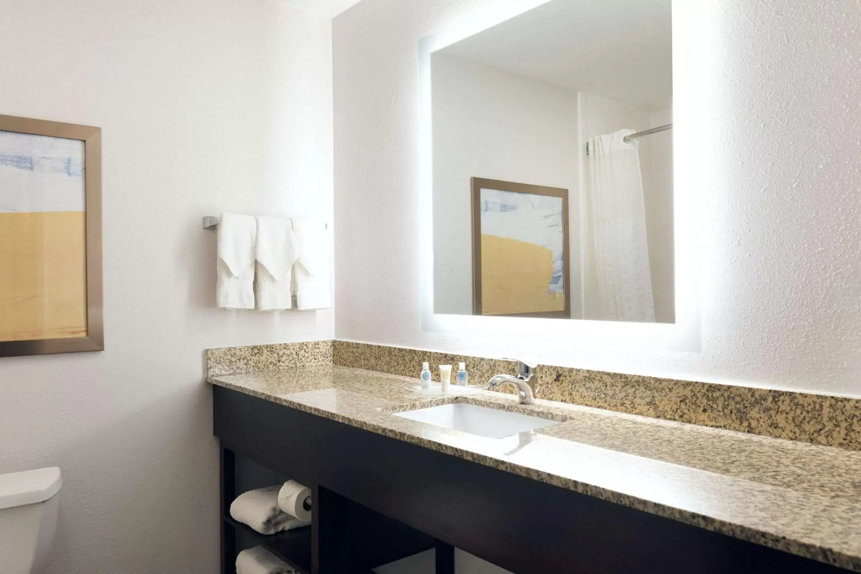 Queen Suite with Two Queen Beds and Tub - Accessible/Non Smoking in Comfort Suites Milwaukee Airport Queen Suite with Two Queen Beds and Tub - Accessible/Non Smoking in Comfort Suites Milwaukee Airport