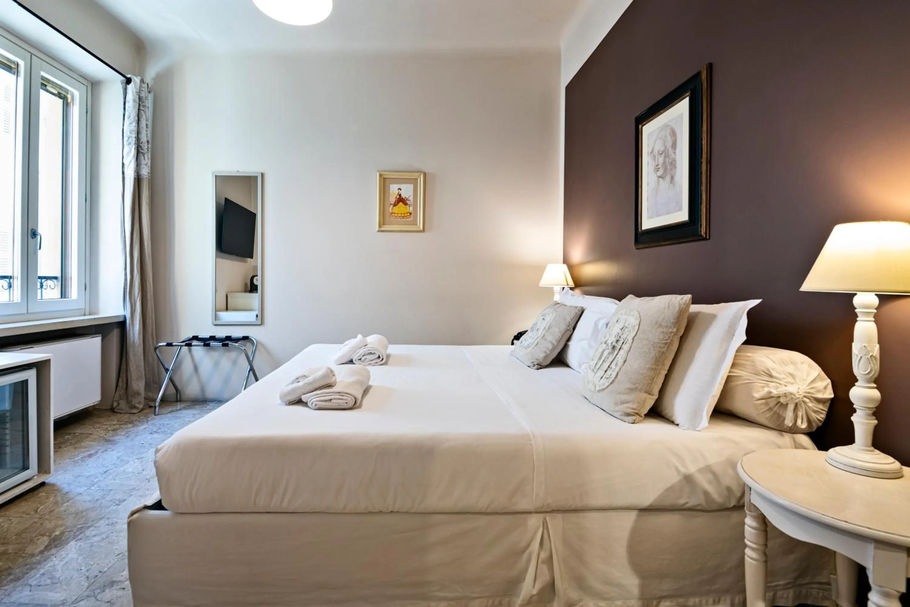 Bedroom, Bed in Hotel Broletto - Centro Storico