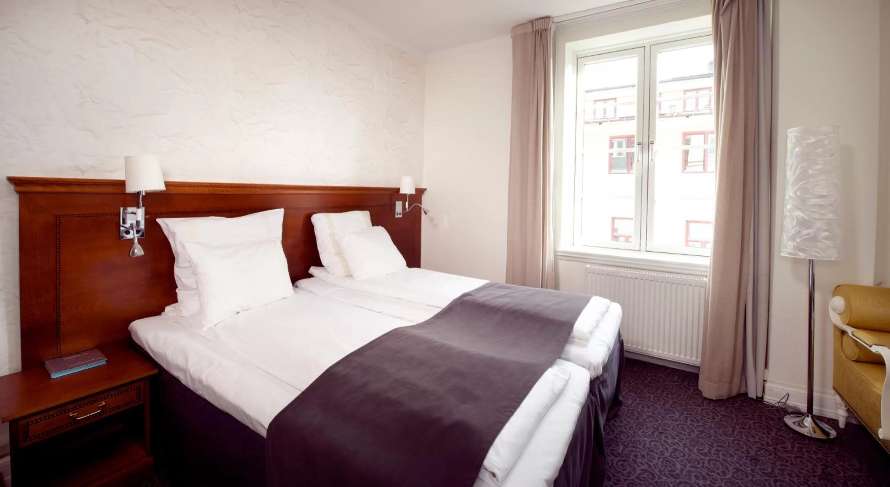 Bed in Home Hotel Savoy