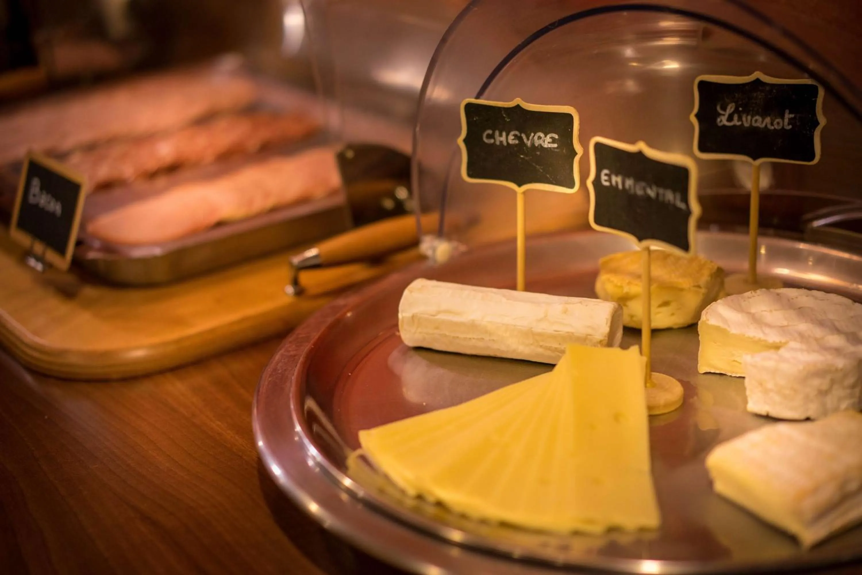 Restaurant/places to eat in Best Western Plus Hostellerie Du Vallon