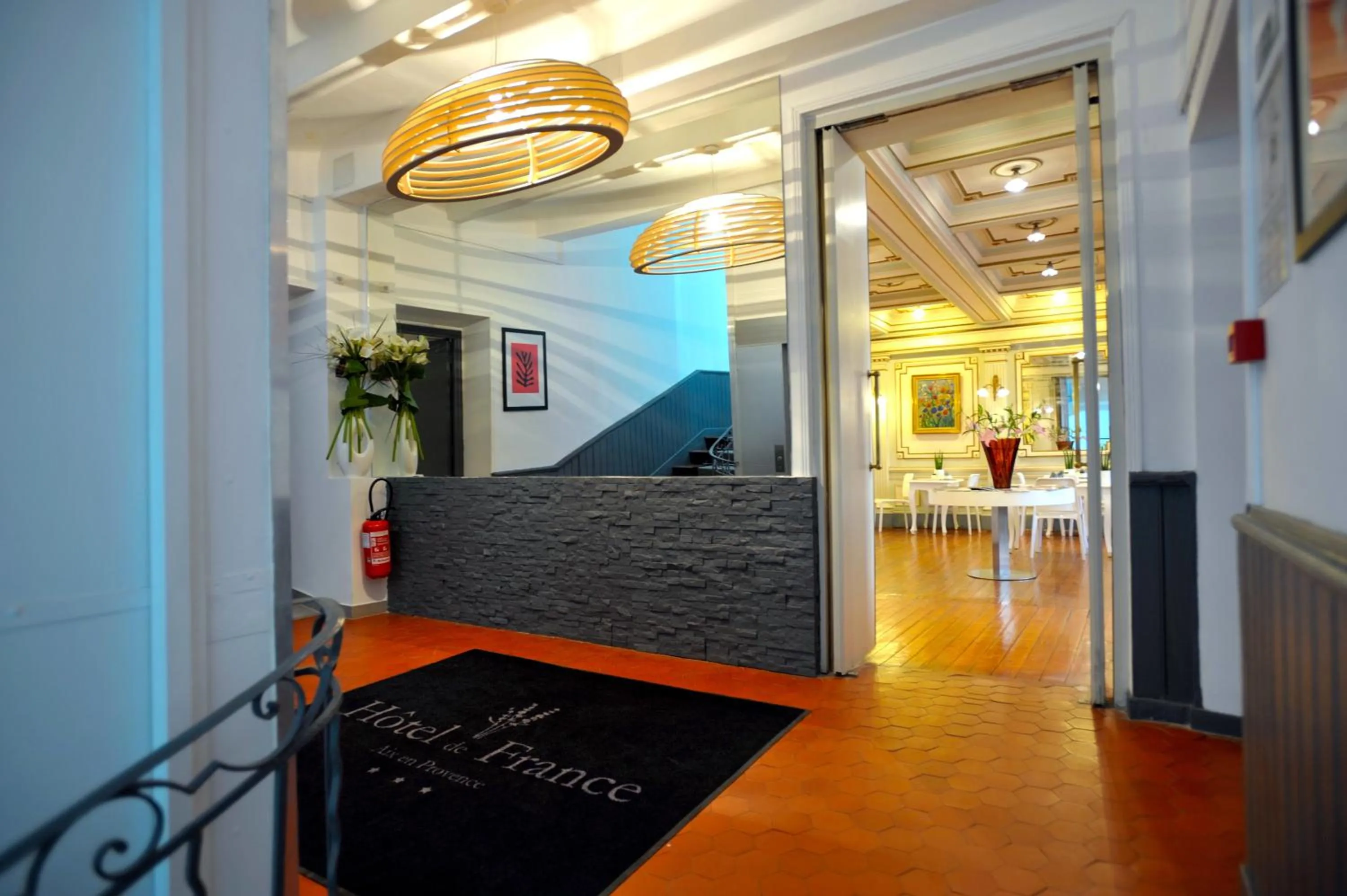 Lobby or reception in Hôtel de France