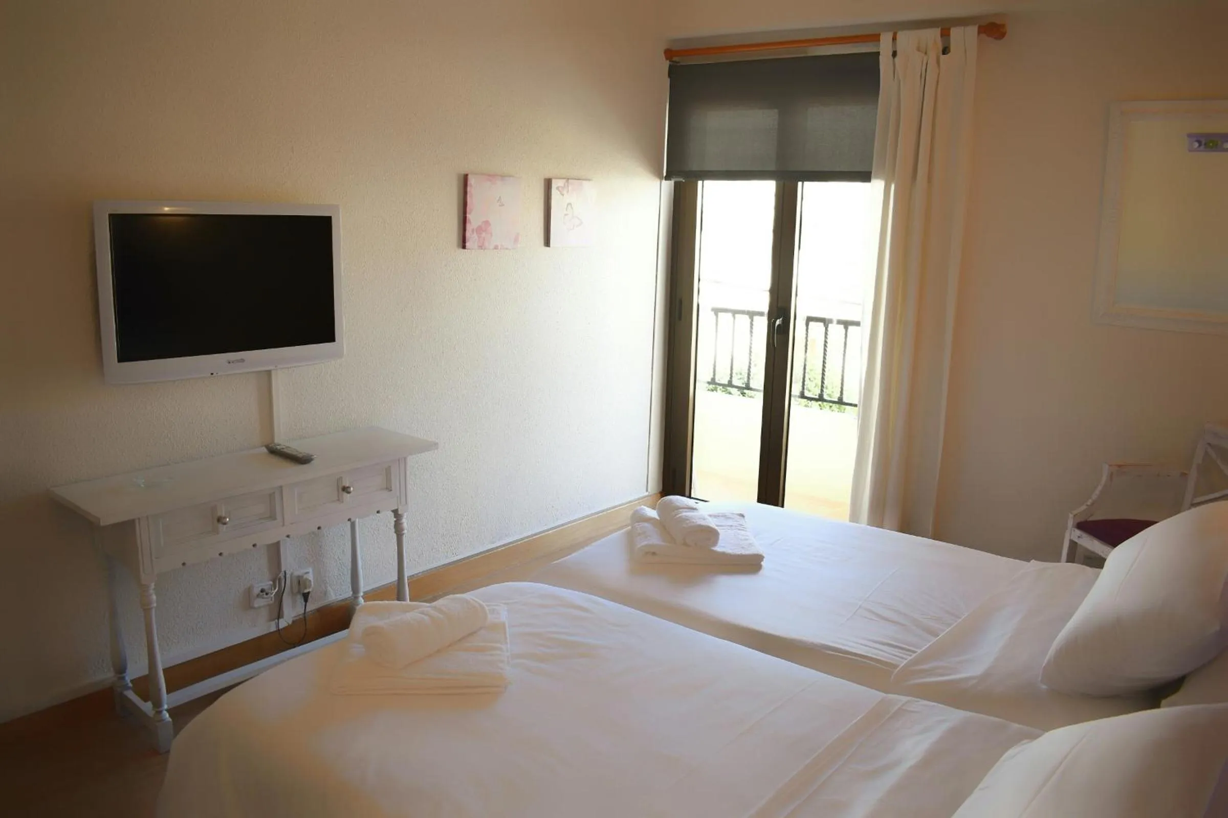 Photo of the whole room, Bed in Hotel Marbel