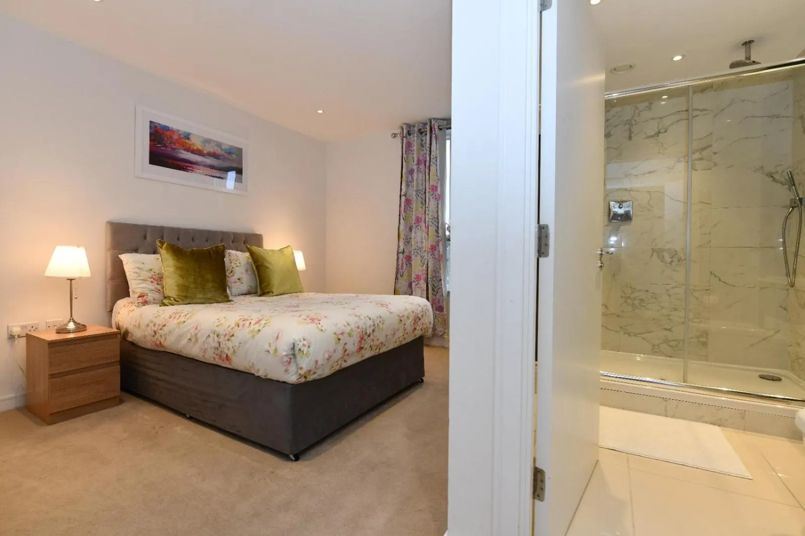 Bed in Kew Bridge Apartments