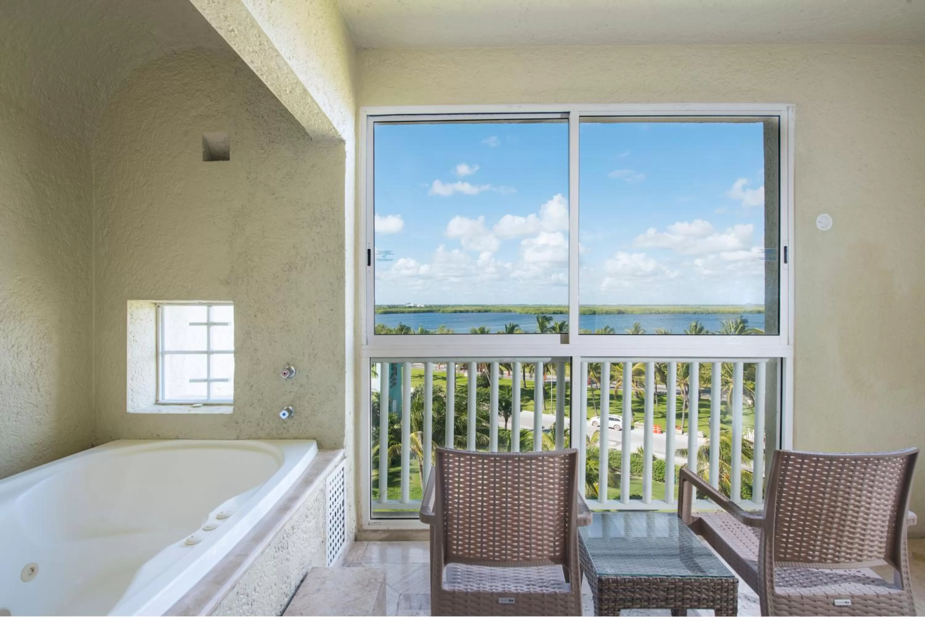 Hot Tub in Club Regina Cancun