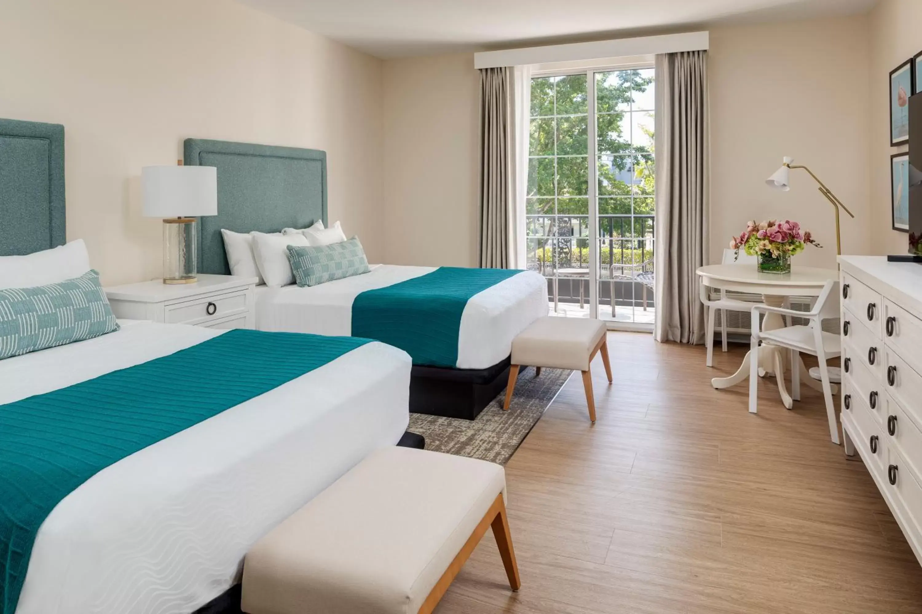 Deluxe Double Room with Balcony in The Capri Inn Deluxe Double Room with Balcony in The Capri Inn