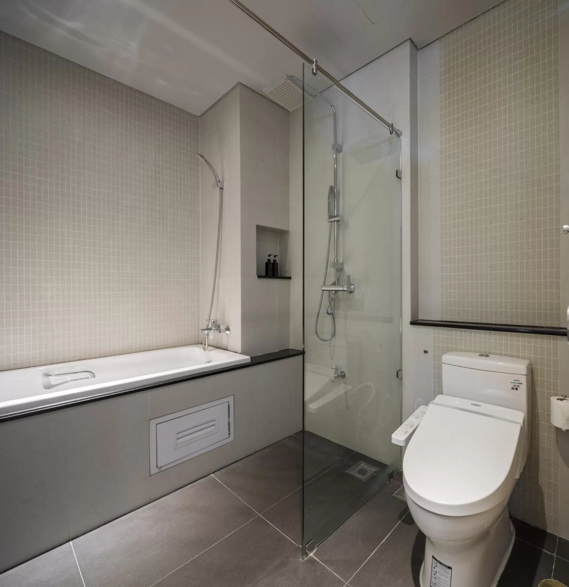 Shower in AisanA Hotel Korat