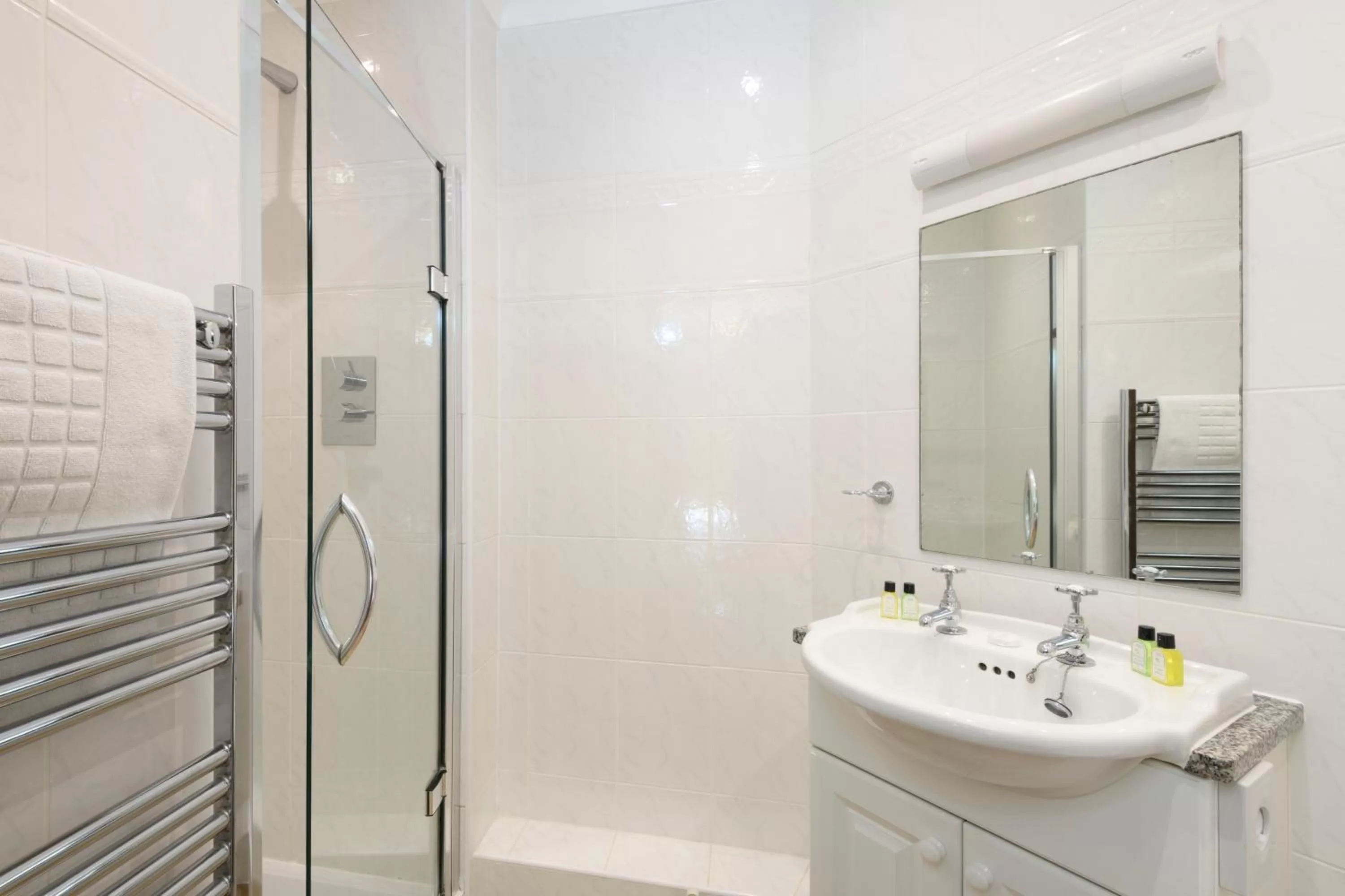 Shower in Porth Veor Manor Villas & Apartments