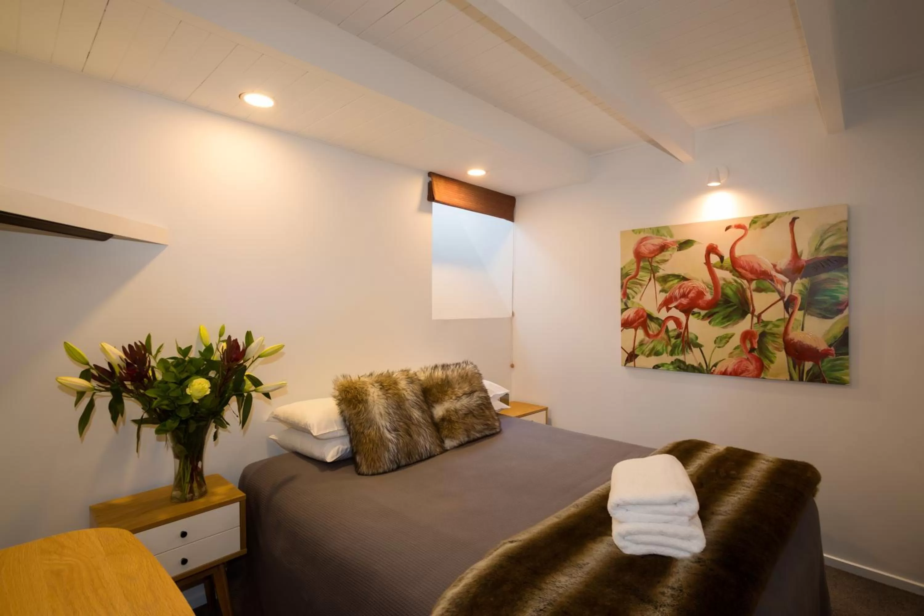 Bedroom, Bed in Cranbury Court Apartments