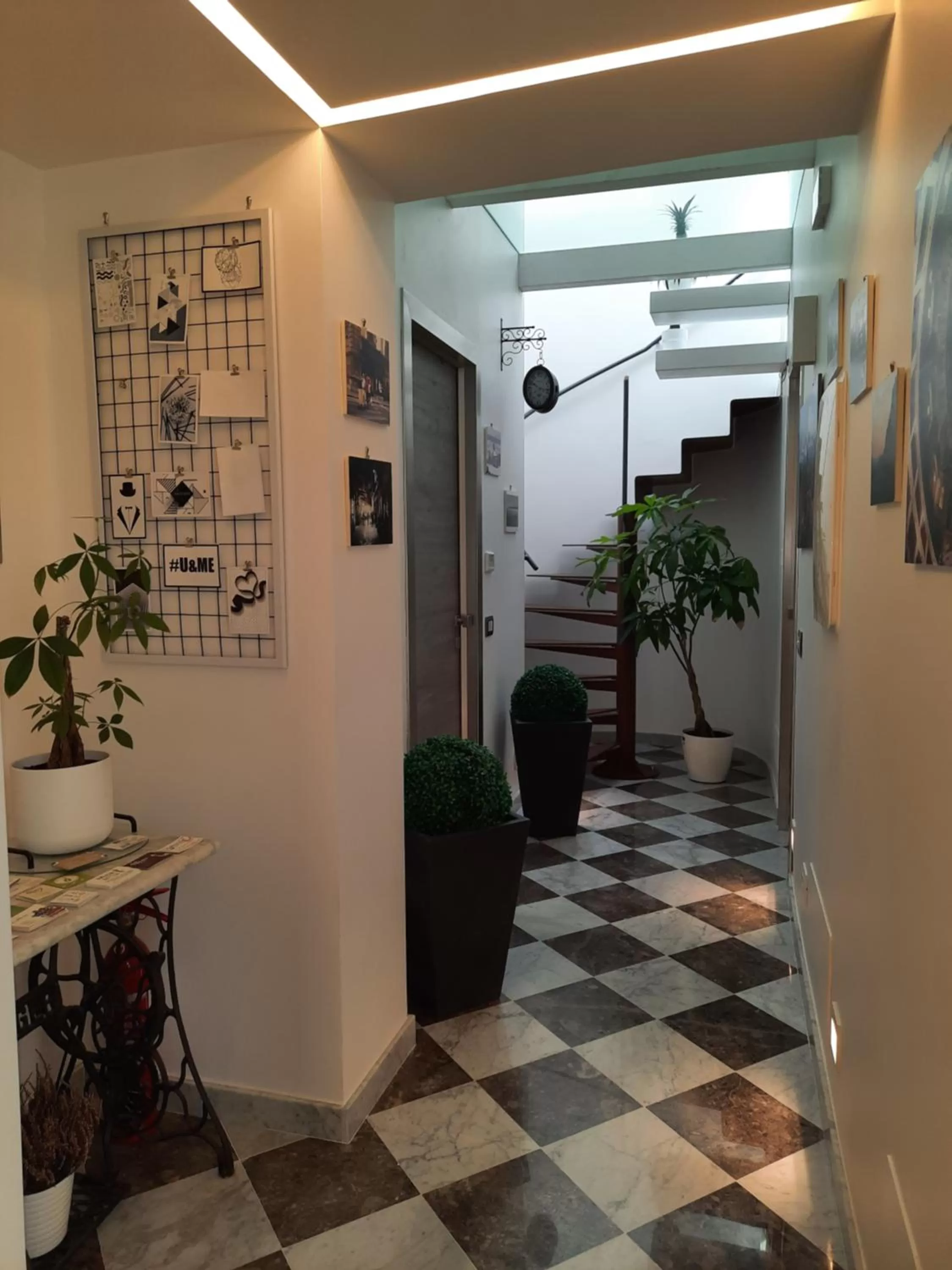 Lobby or reception in San Francesco Rooms and Apartment with Terrace in Palermo Locazione Turistica