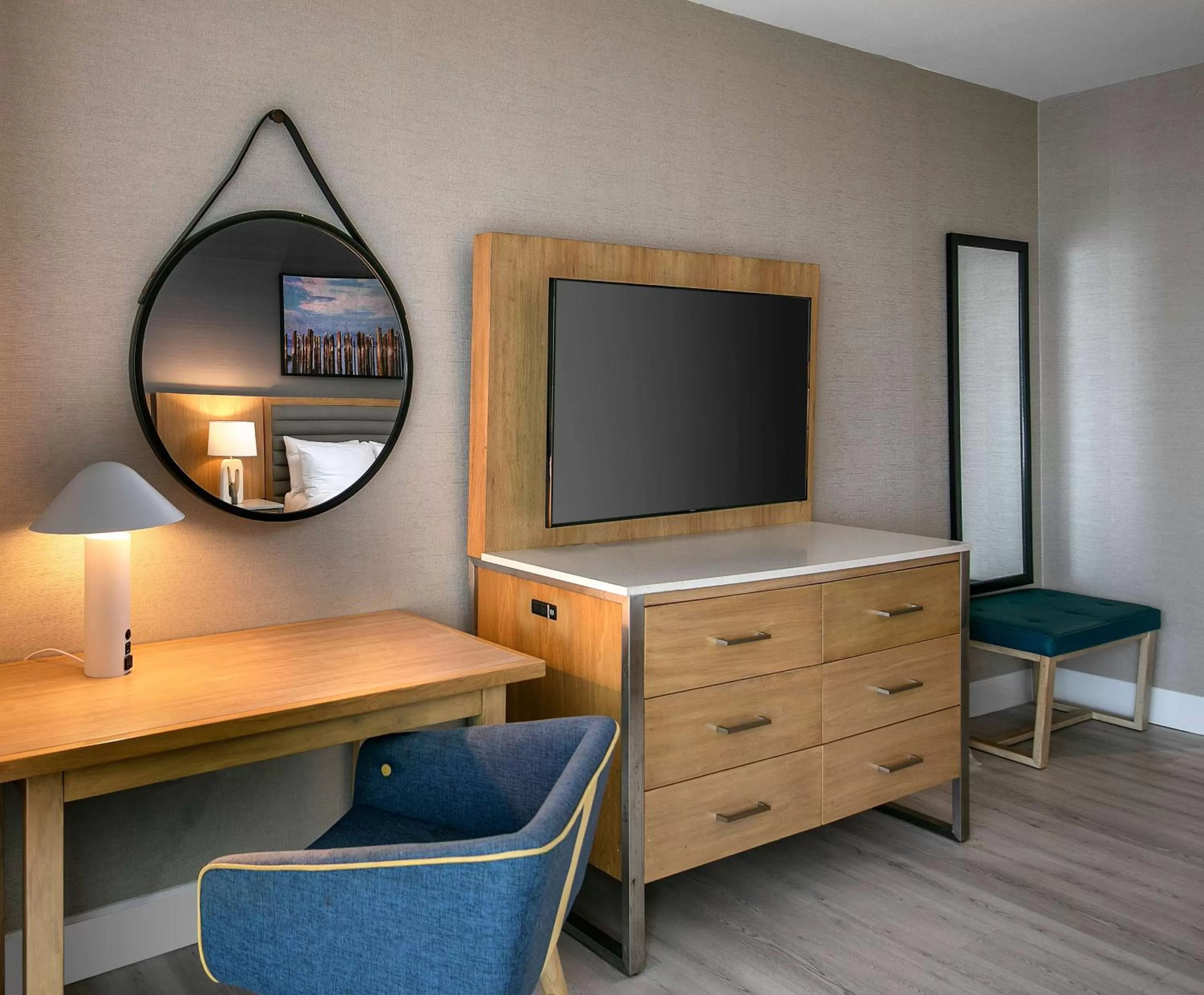 TV and multimedia in Inn at the Pier Pismo Beach, Curio Collection by Hilton