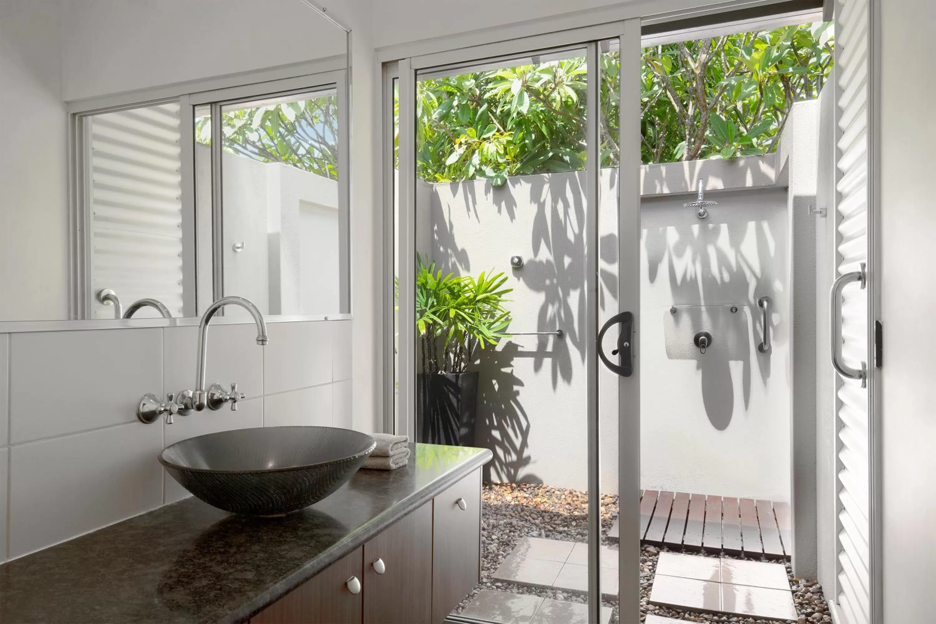 Bathroom in Mantra Frangipani Broome