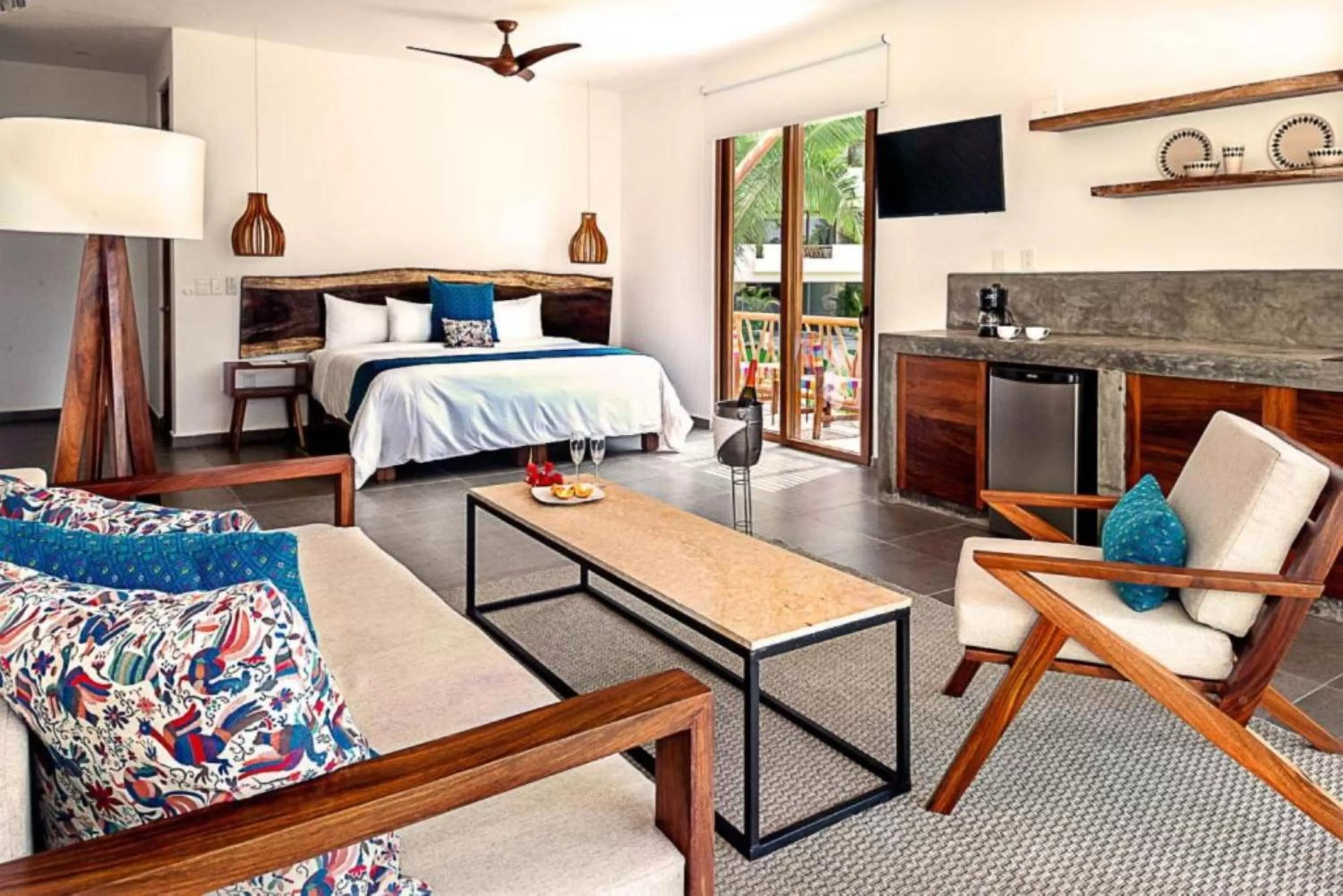 Photo of the whole room, Bed in Ysuri Sayulita - Beachfront Hotel