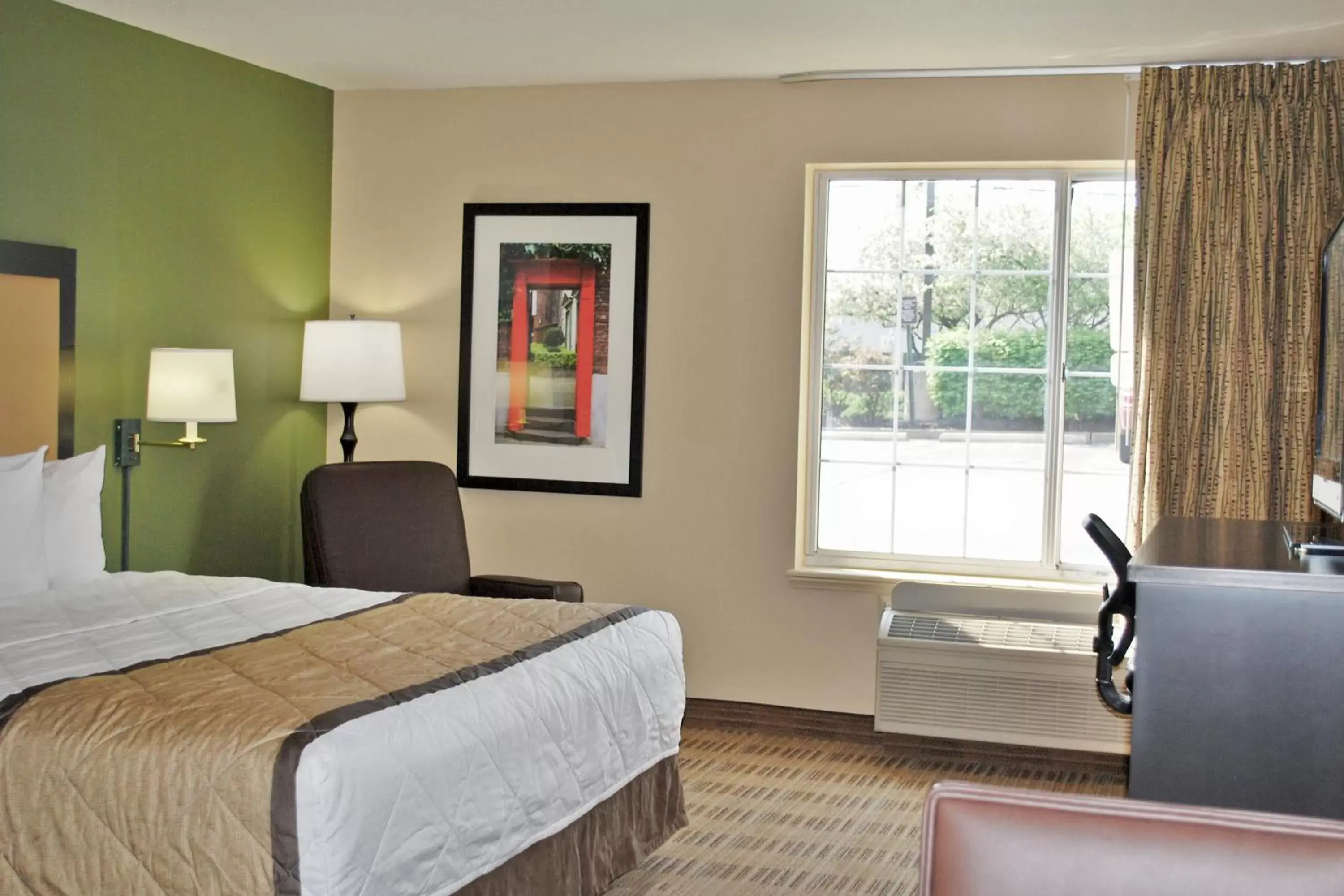 Queen studio with 1 Queen Bed - Disability Access/Non-Smoking in Extended Stay America Suites - Washington, DC - Alexandria - Eisenhower Ave Queen studio with 1 Queen Bed - Disability Access/Non-Smoking in Extended Stay America Suites - Washington, DC - Alexandria - Eisenhower Ave
