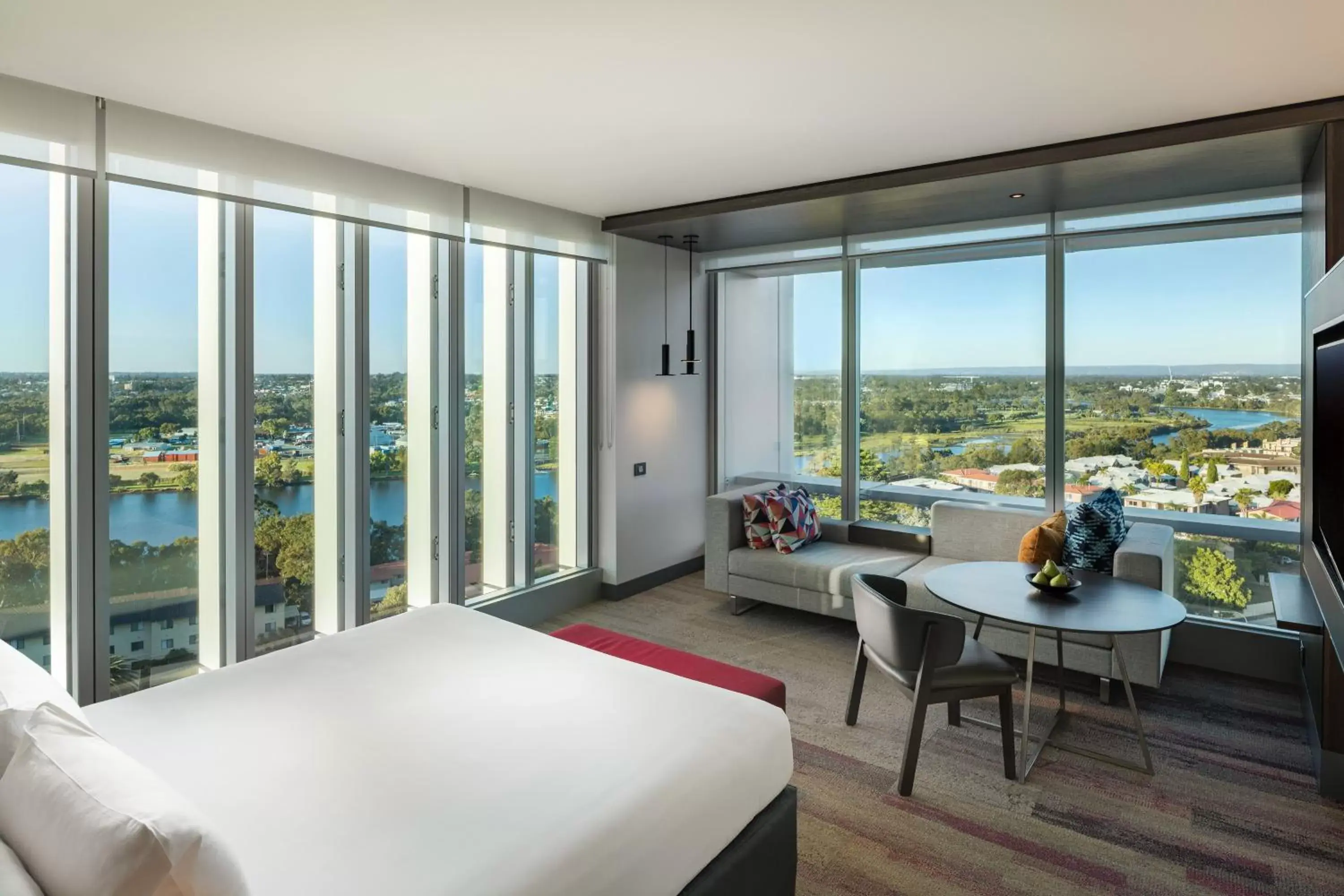 Breezy King Corner – River View in Aloft Perth Breezy King Corner – River View in Aloft Perth