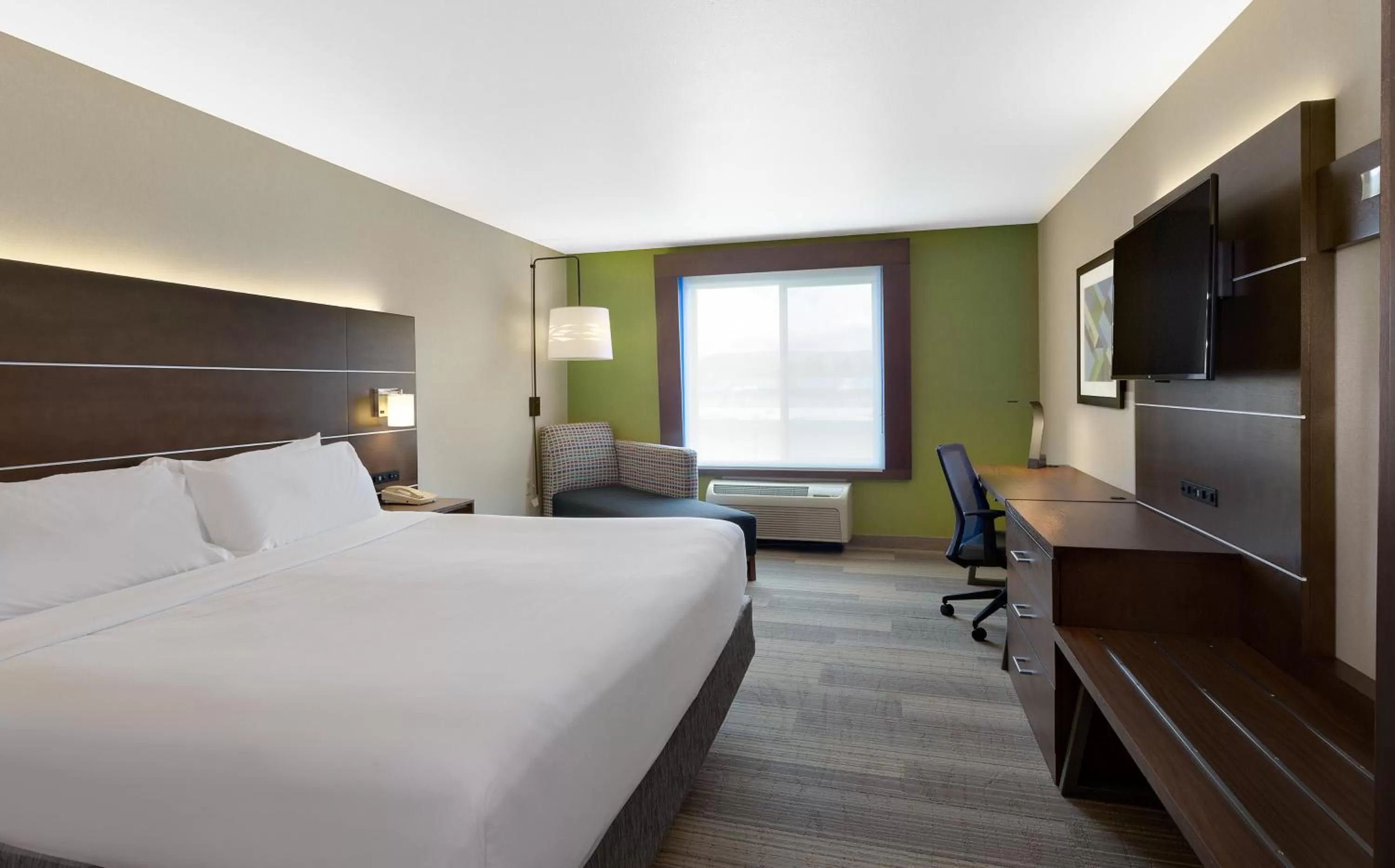 Photo of the whole room, Bed in Holiday Inn Express Ellensburg by IHG