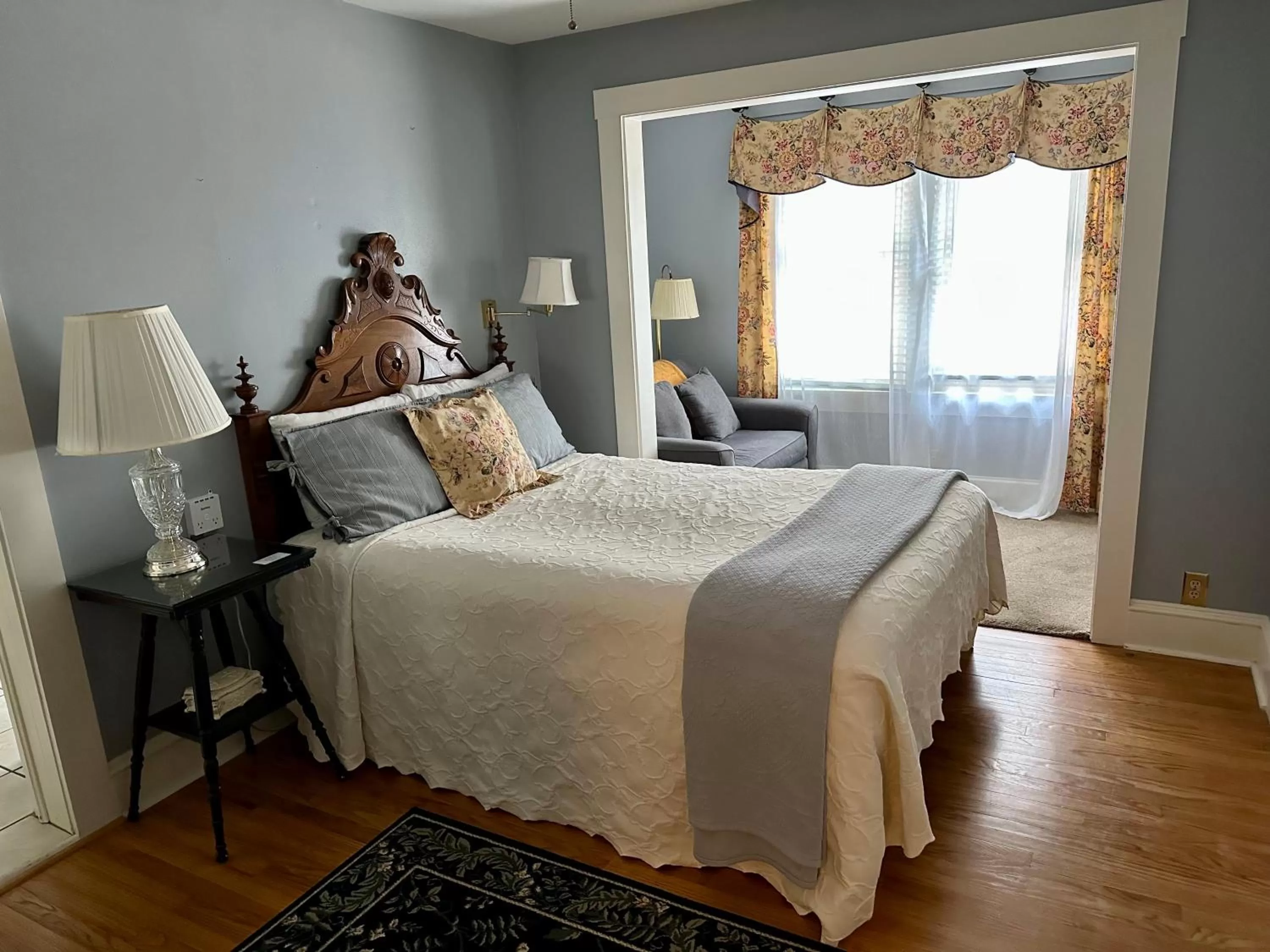 Bed in Red Rocker Inn