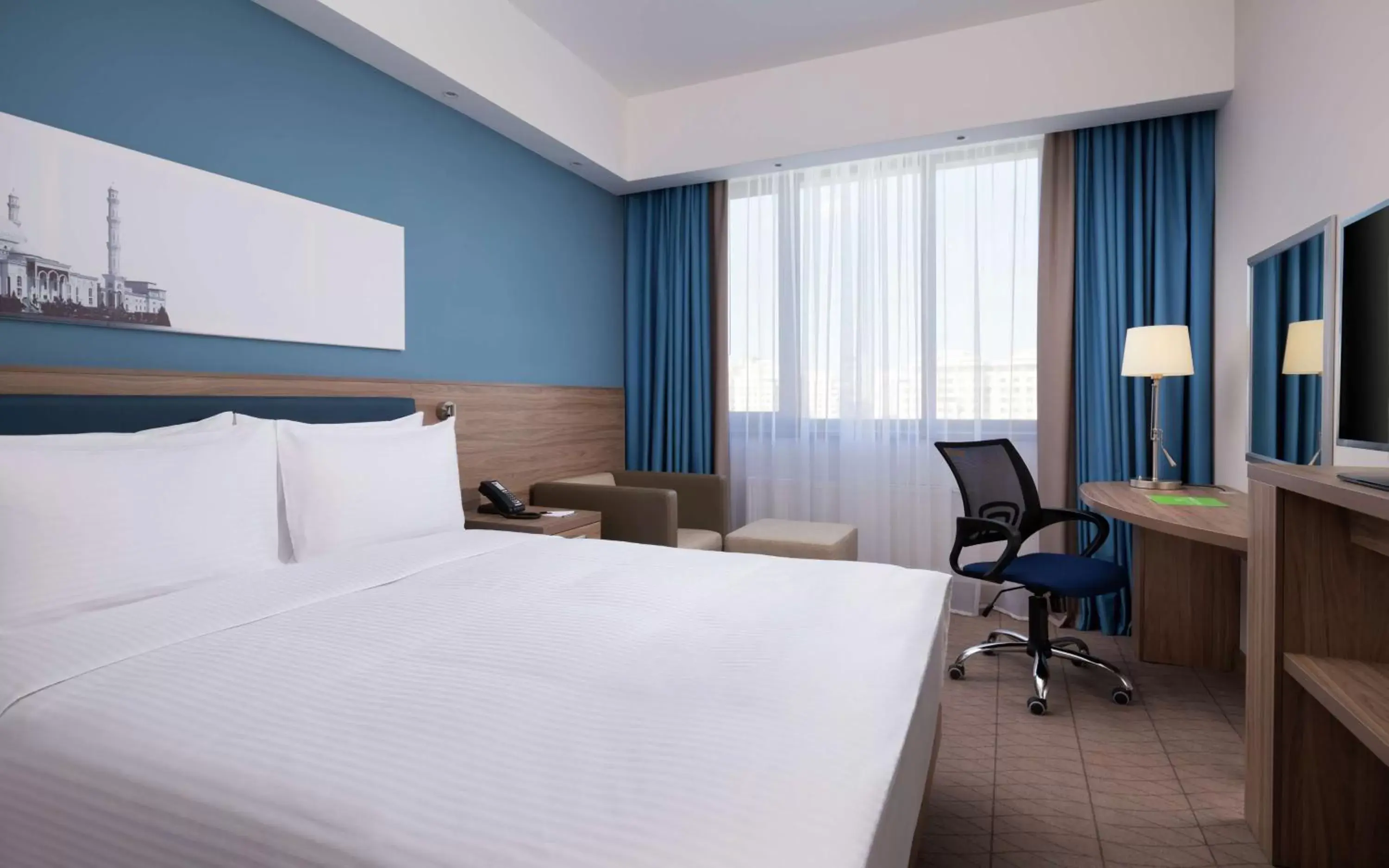 Queen Room in Hampton By Hilton Astana Triumphal Arch Queen Room in Hampton By Hilton Astana Triumphal Arch