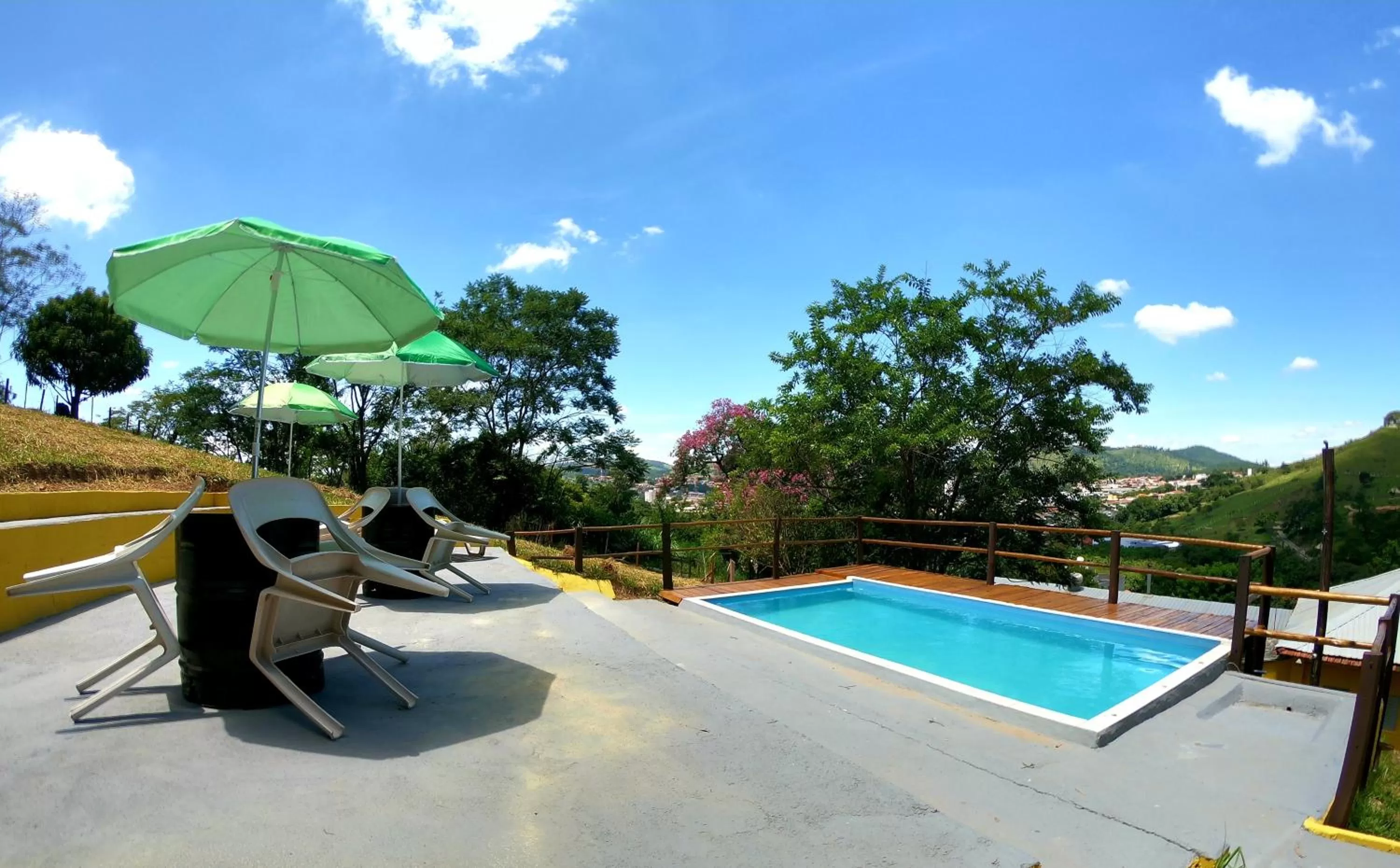 Swimming pool in Pousada Solar da Montanha