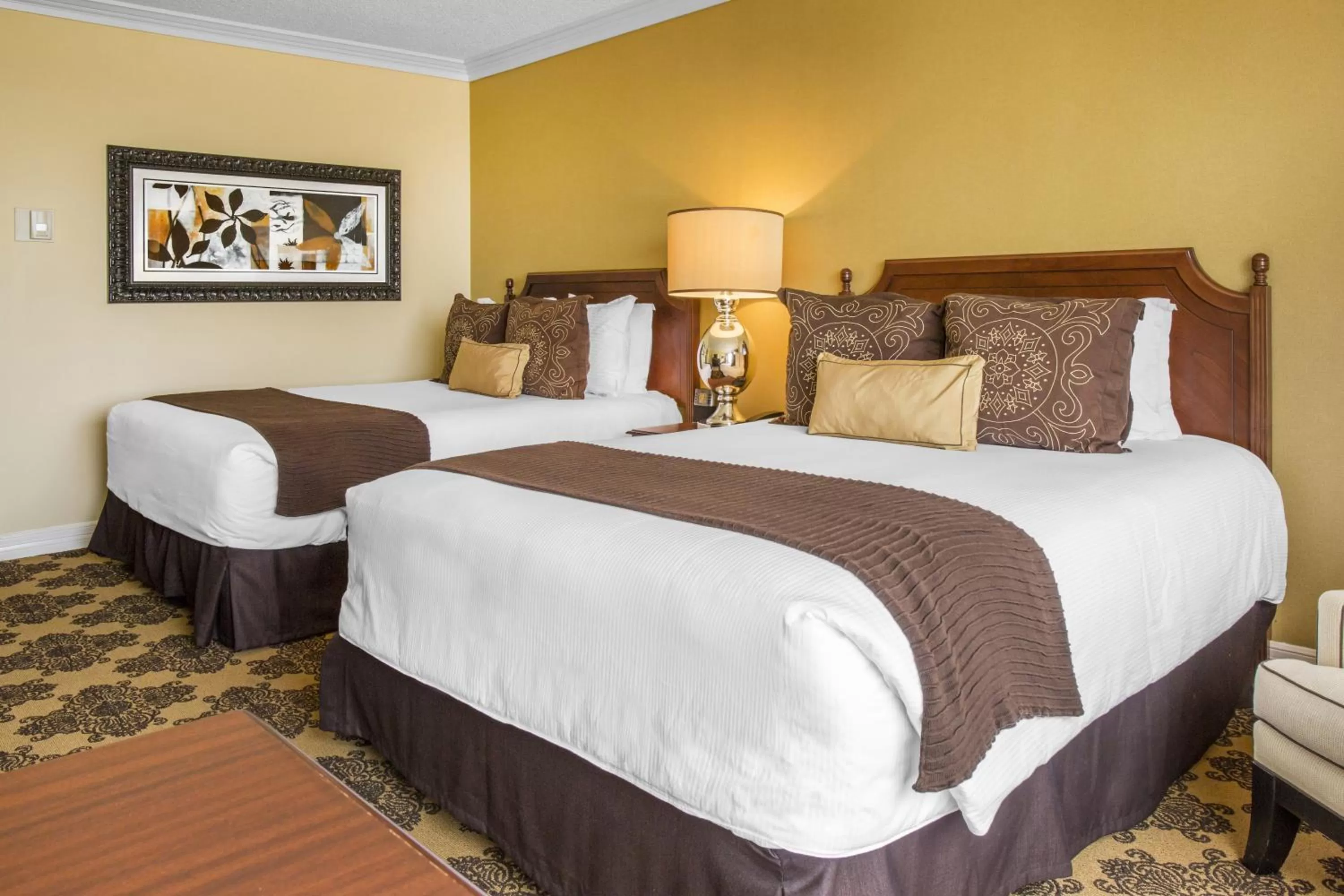 Bed in Omni Houston Hotel