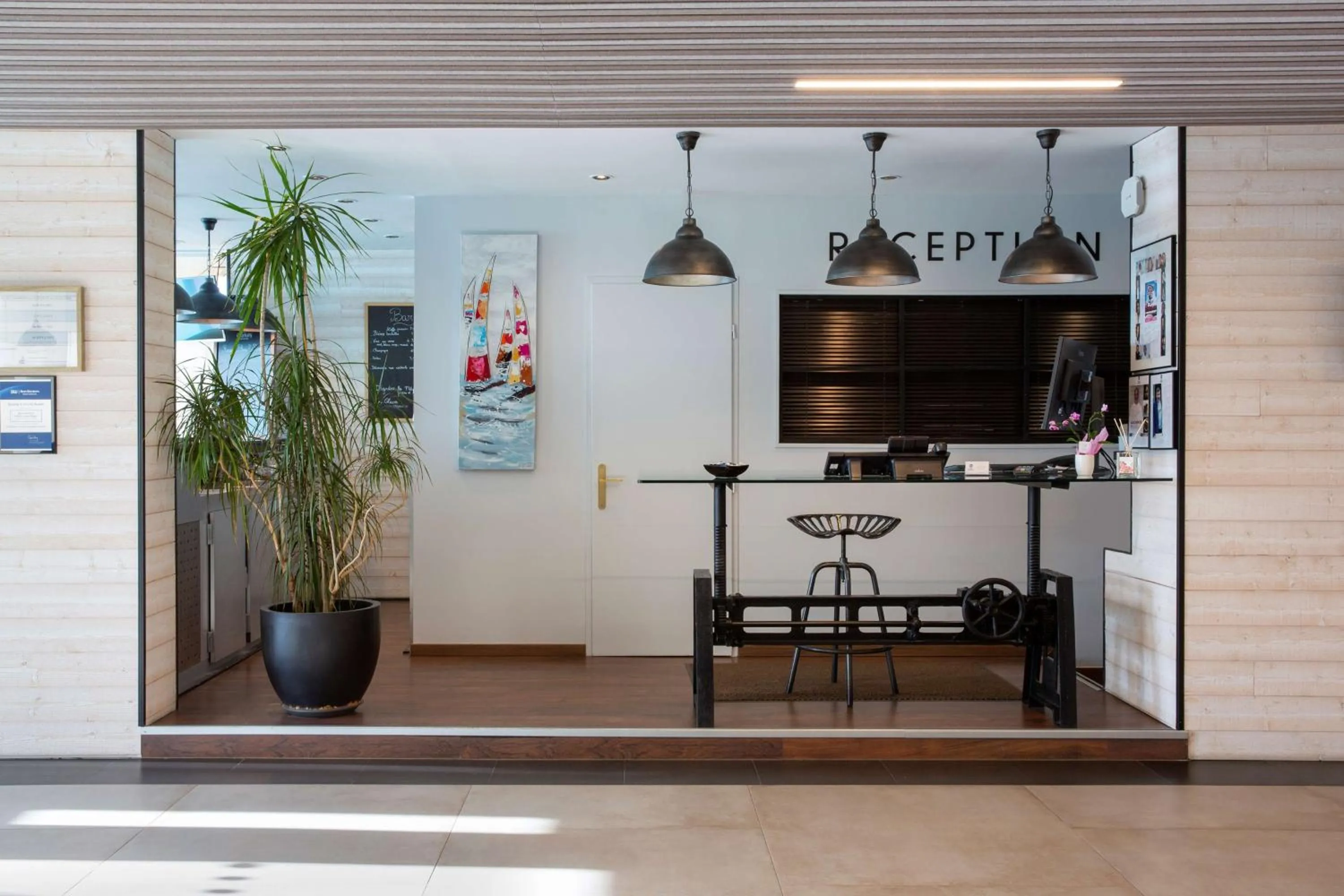 Lobby or reception in Best Western Plus Hotel Canet-Plage