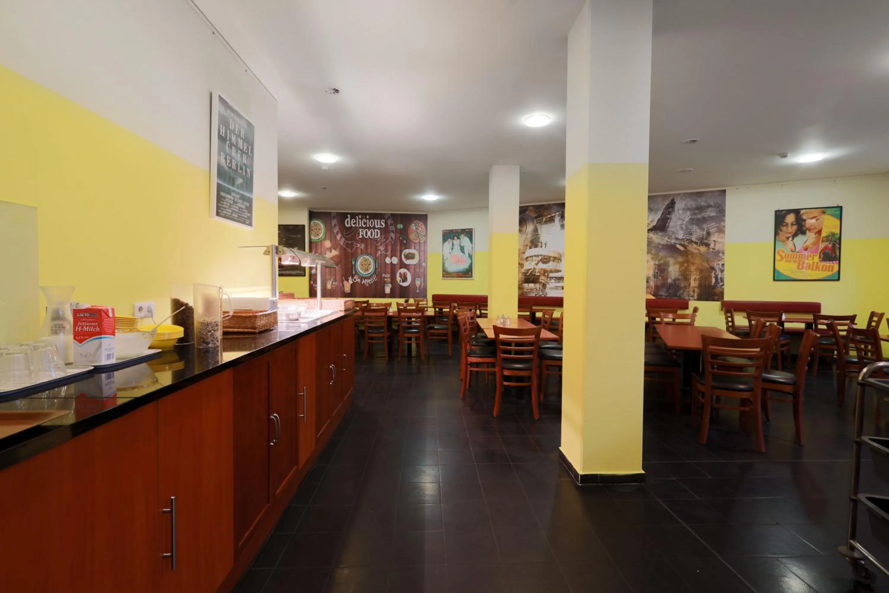 Restaurant/places to eat in Pegasus Hostel Berlin