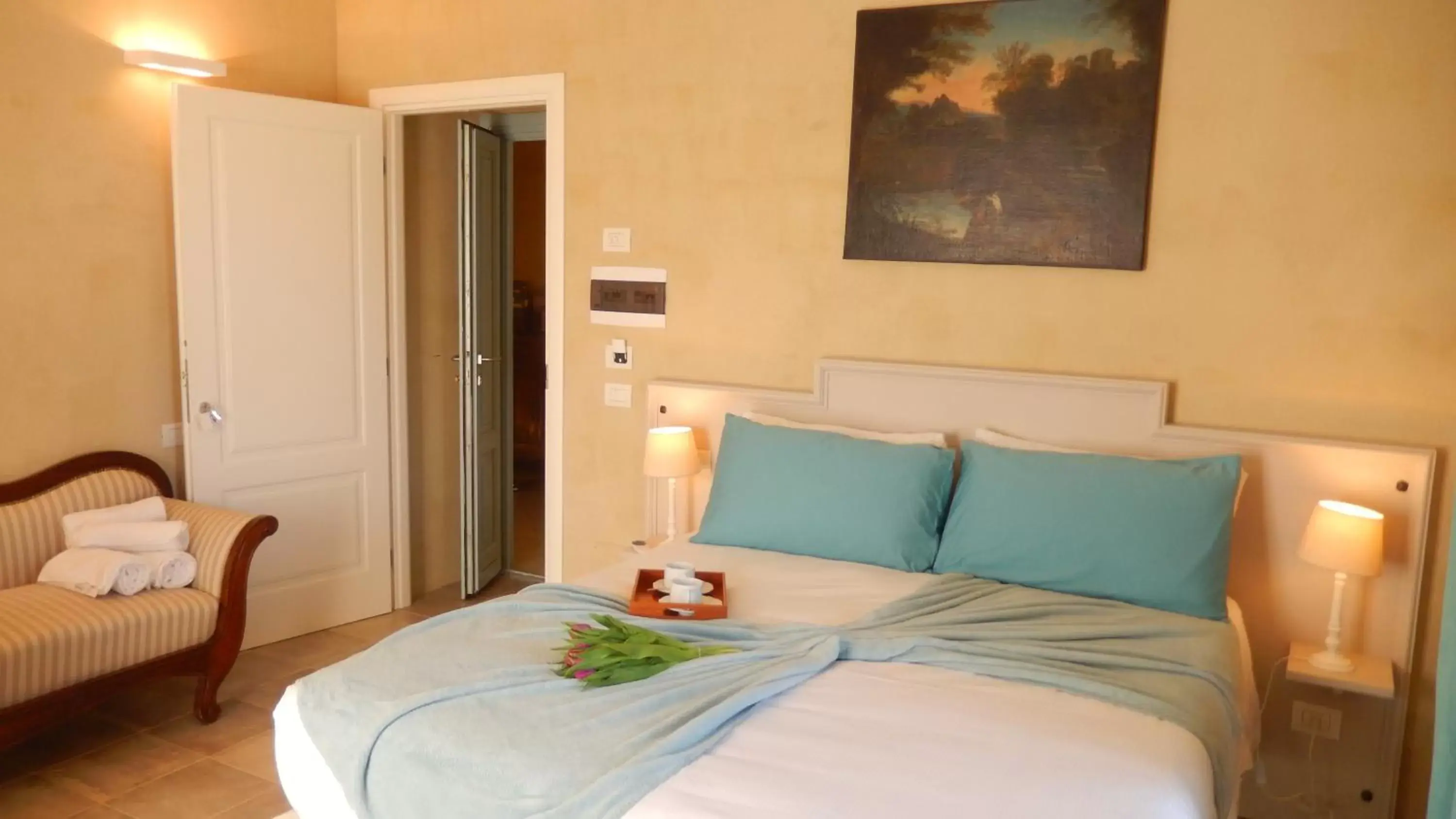 Double Room with Partial Lake View in White Lilac Romantic B&B - Adults only Double Room with Partial Lake View in White Lilac Romantic B&B - Adults only