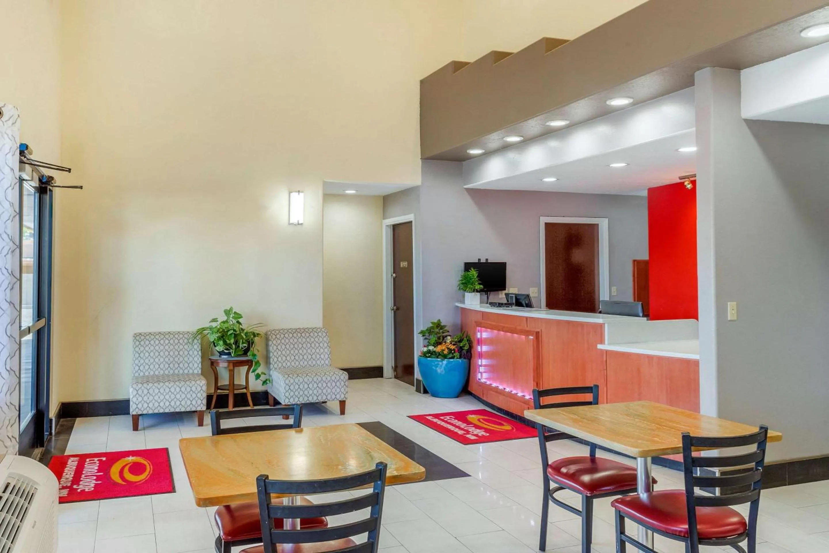 Lobby or reception in Econo Lodge West - Coors Blvd