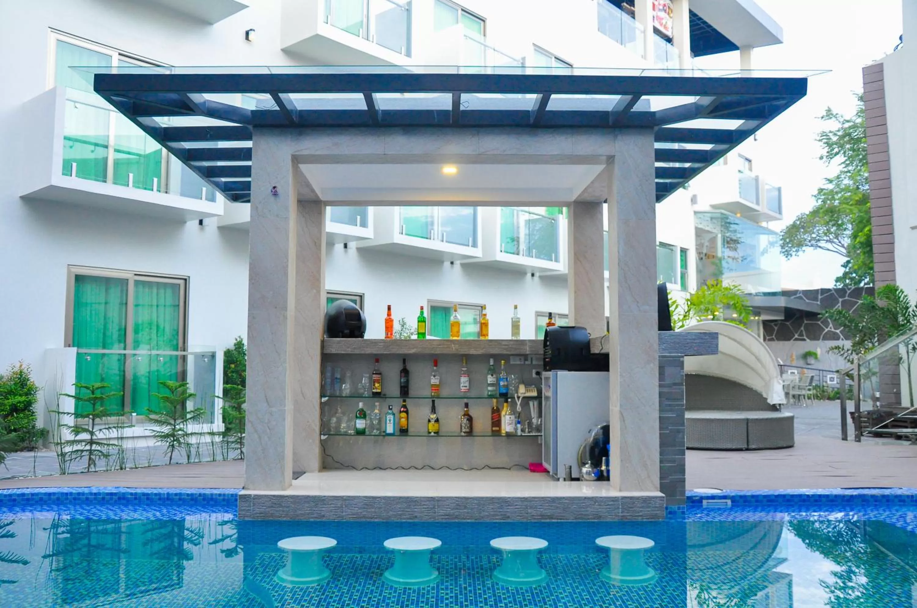 Lounge or bar in Eloisa Royal Suites