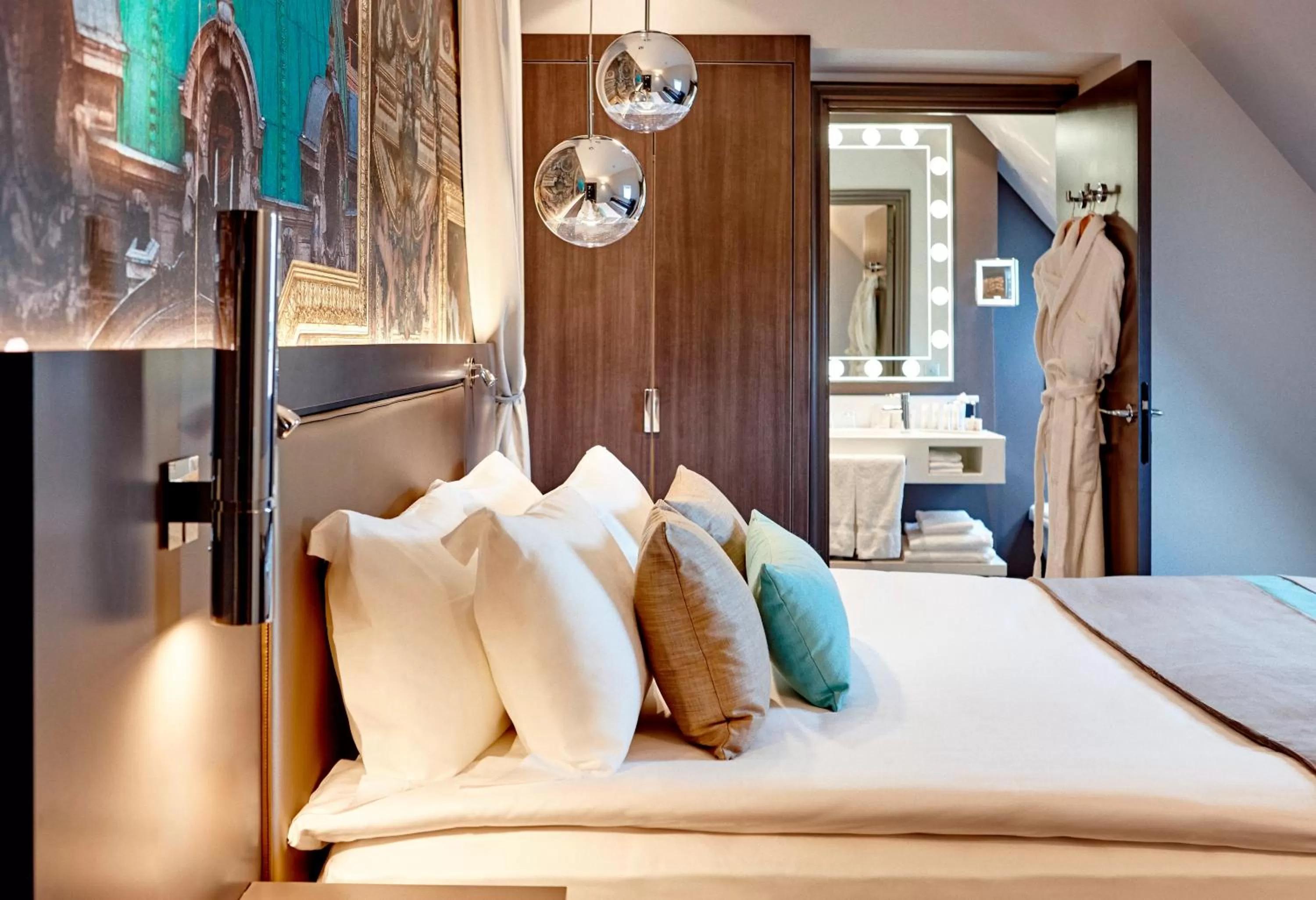 Photo of the whole room, Bed in Hotel Indigo Paris - Opera by IHG