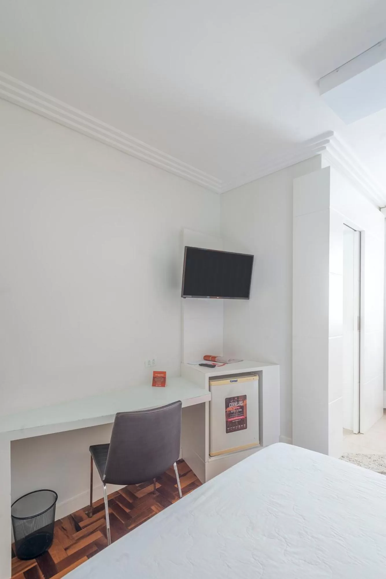 TV/Entertainment Center in Hotel Glória