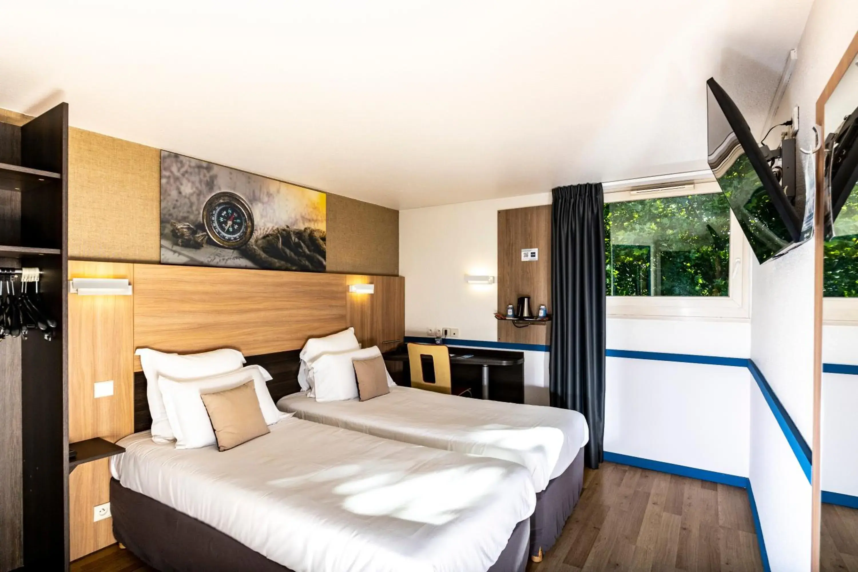 Twin Room in Kyriad Paris Ouest - Colombes Twin Room in Kyriad Paris Ouest - Colombes