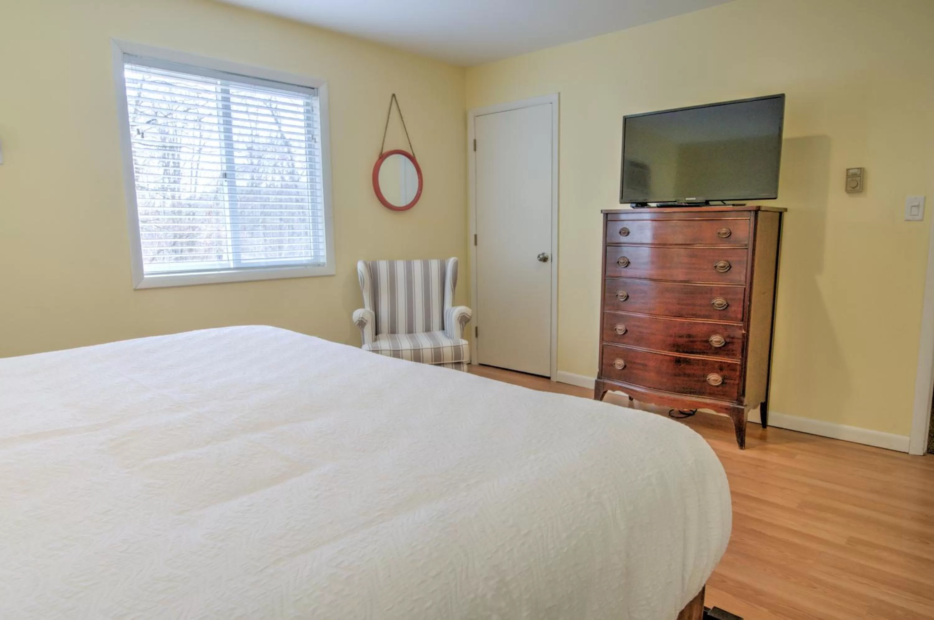 Bed in East Shore Lodging