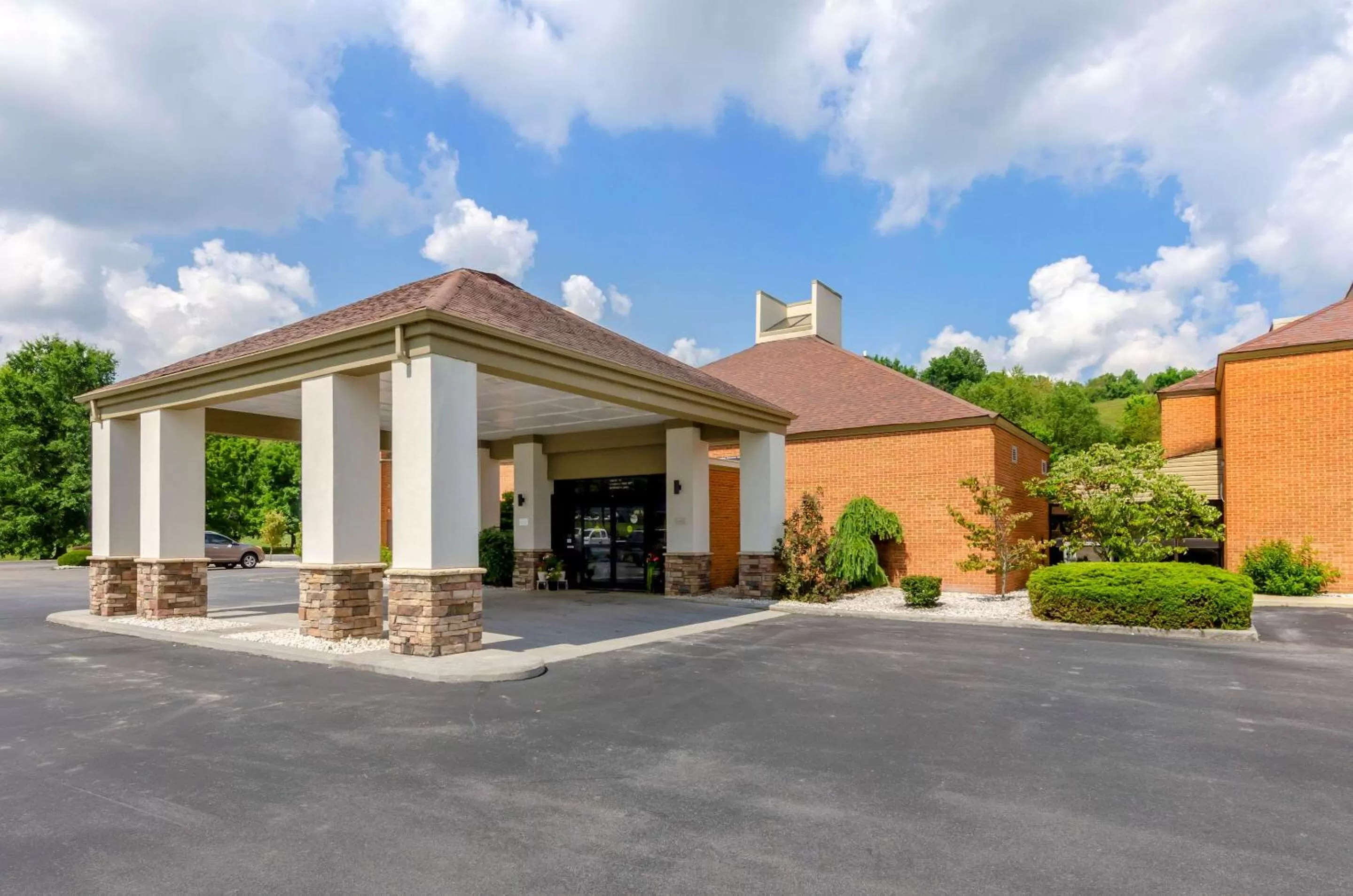 Property building in Comfort Inn Bluefield
