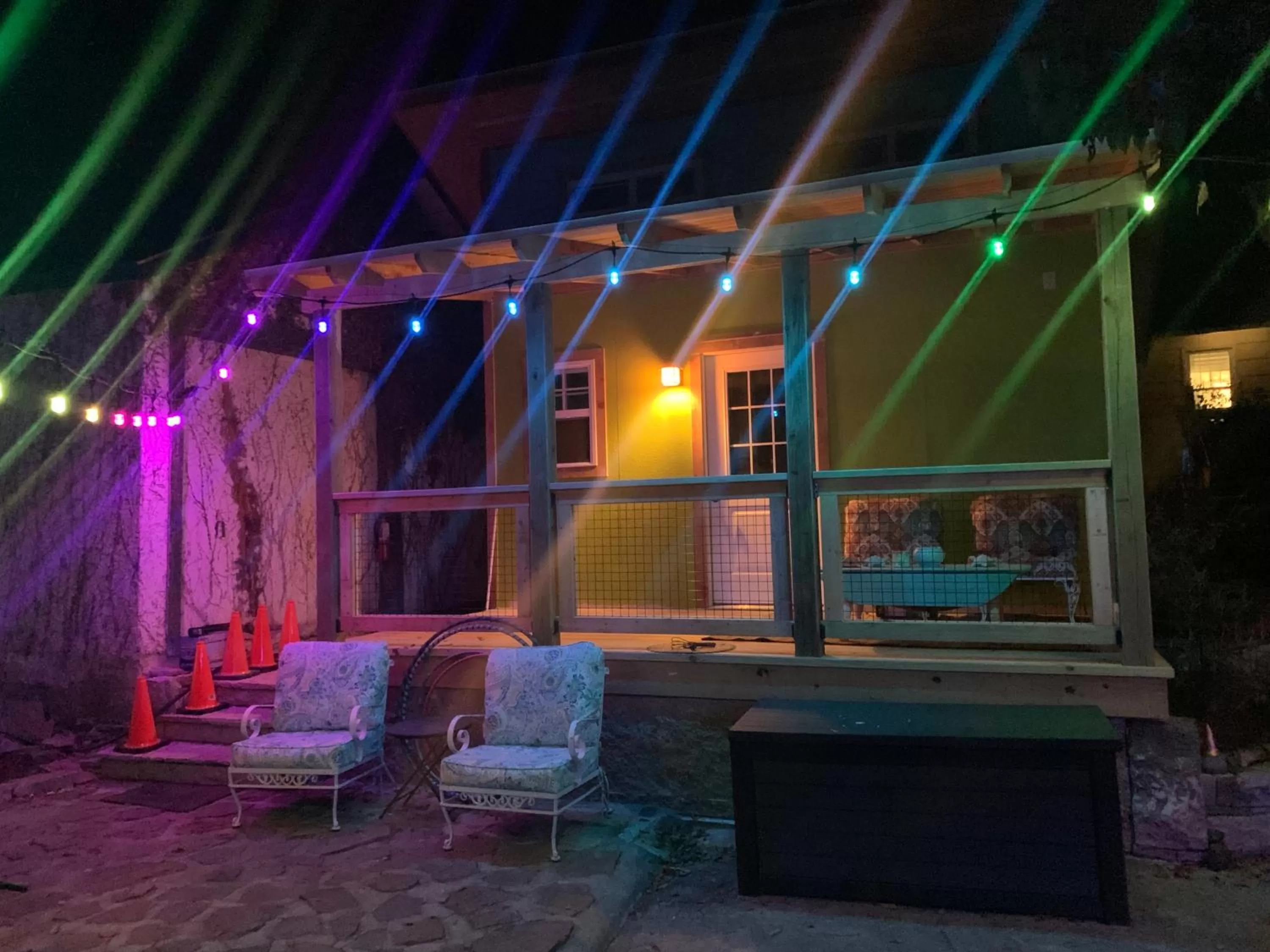 Patio in Sherwood Court Cottages & Guest Rooms