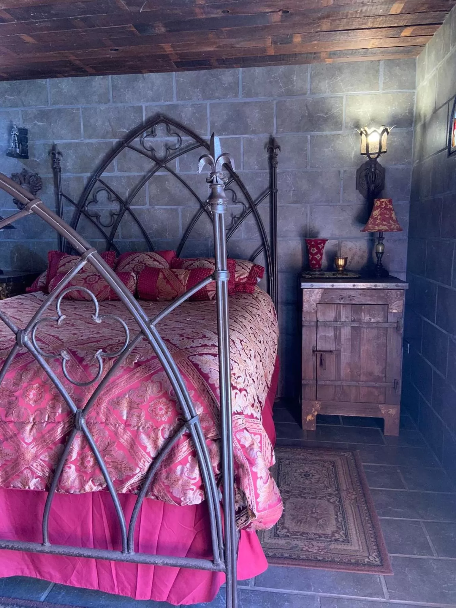 Bed in Poco Cielo Hotel