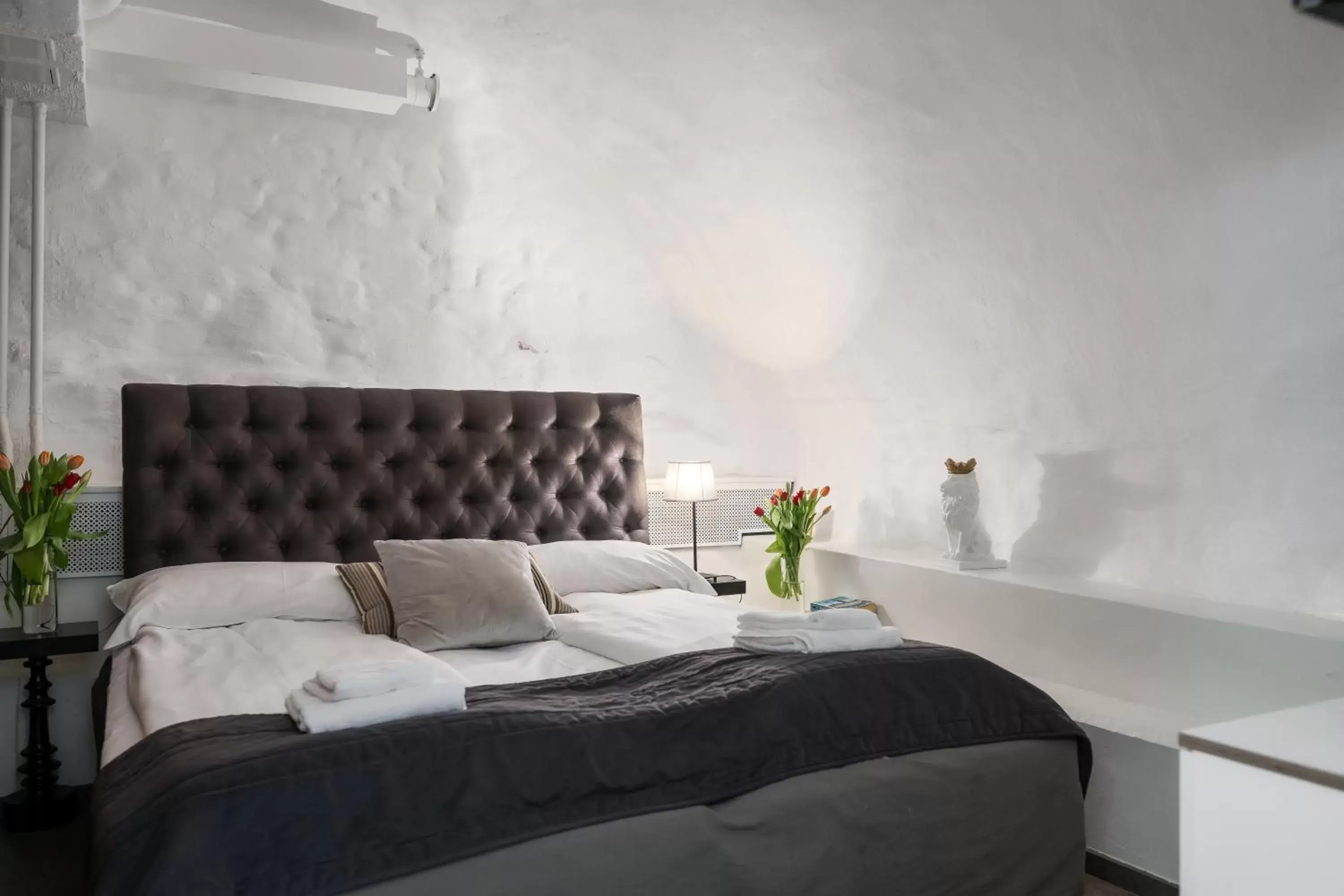 Double Room with Shared Bathroom (No Windows) in Hotell Skeppsbron Double Room with Shared Bathroom (No Windows) in Hotell Skeppsbron