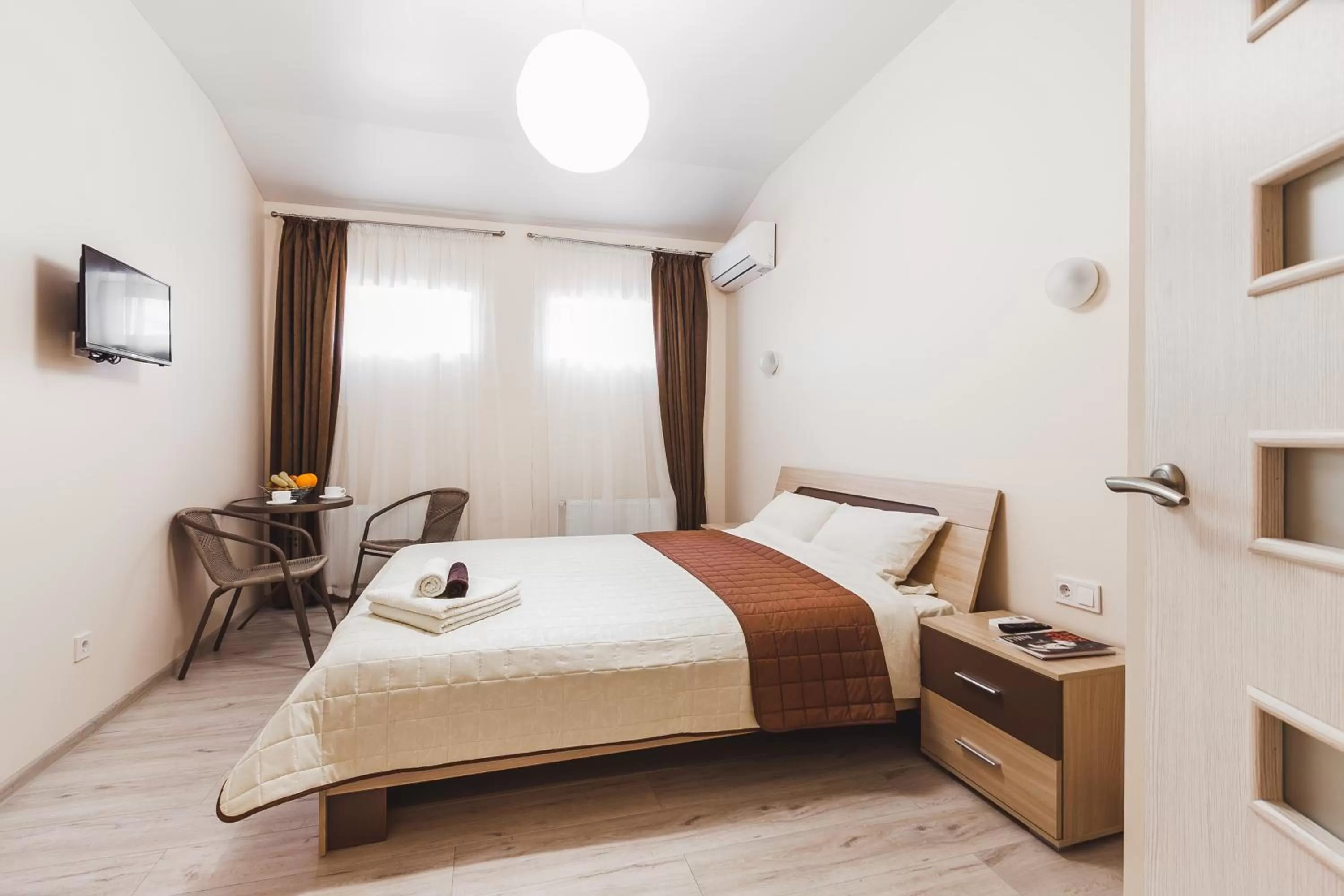 Bed in Apartments near Deribasovskaya