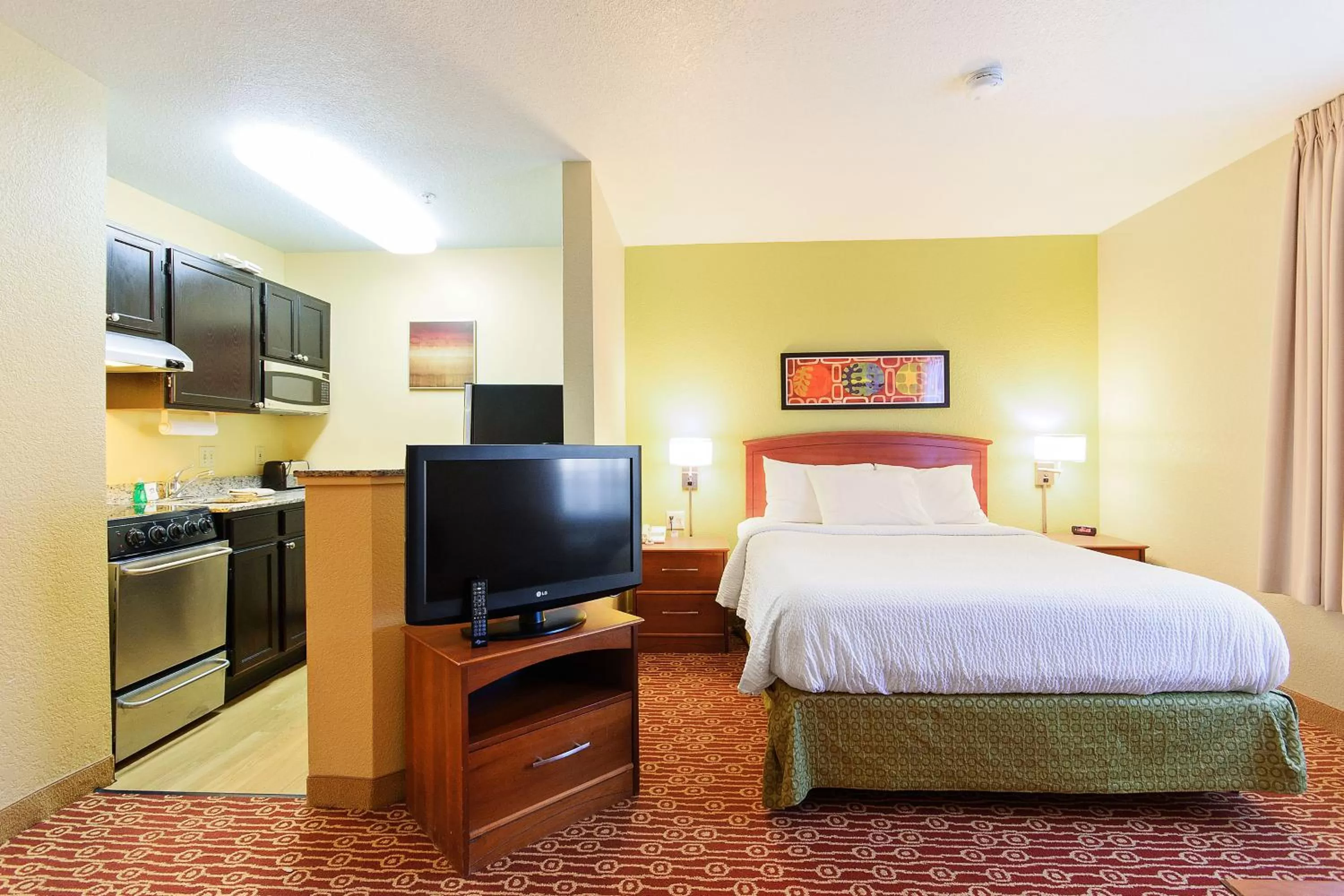 Bed in Extended Stay America Suites - Chicago - Elgin - West Dundee