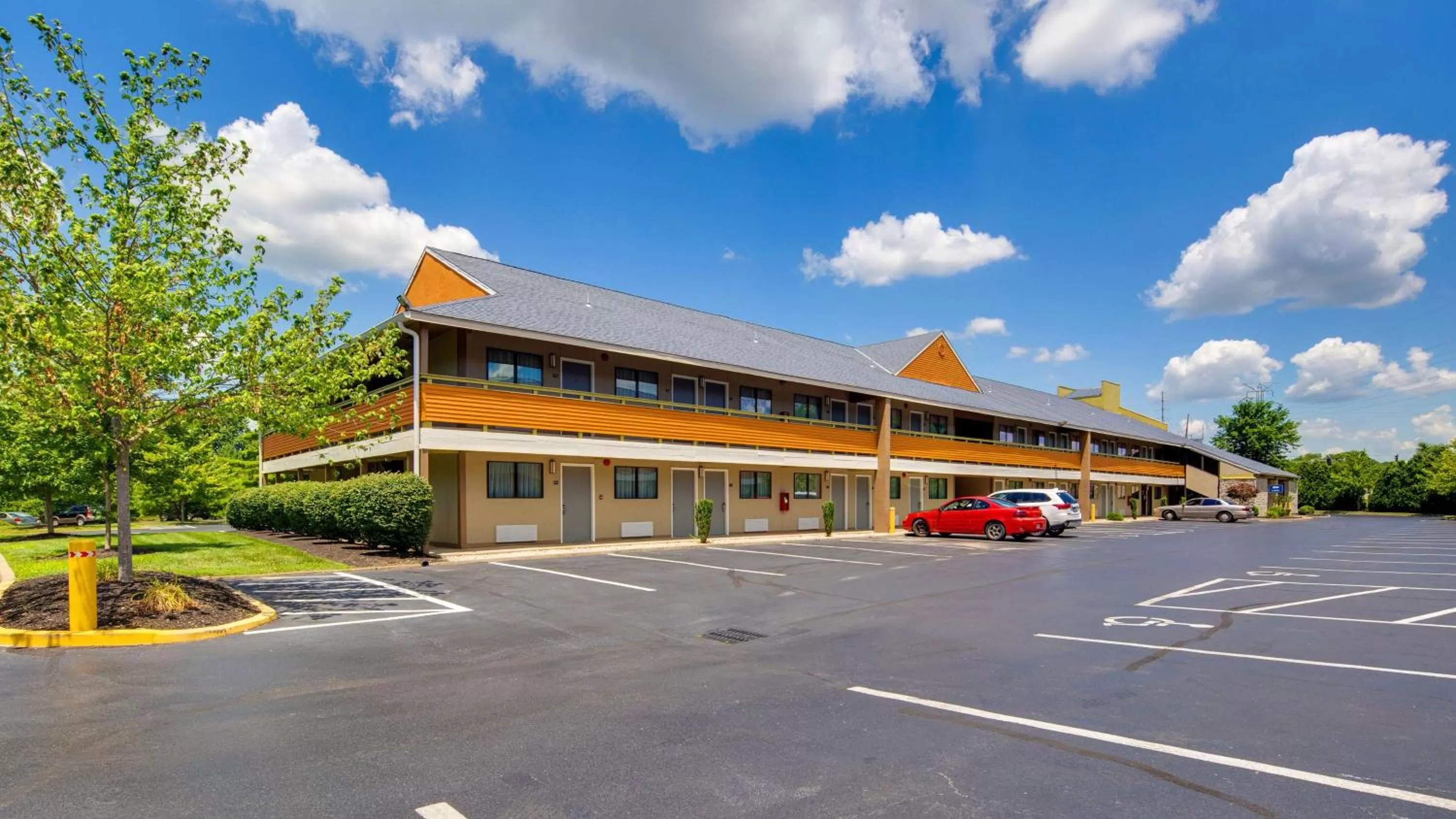 Property building in Best Western Clermont
