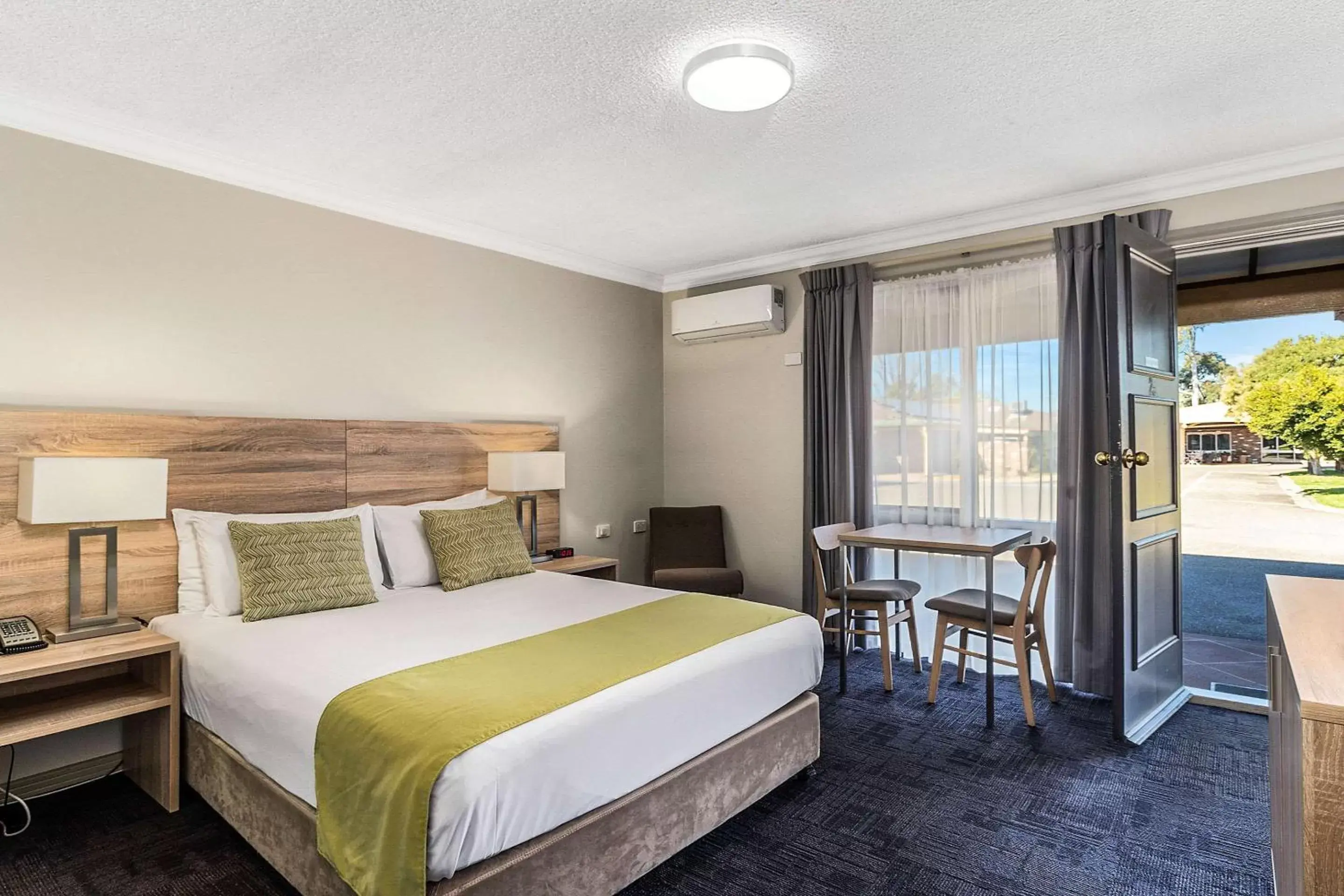 Two-Bedroom Family Suite - Non-smoking in Quality Inn Carriage House Two-Bedroom Family Suite - Non-smoking in Quality Inn Carriage House