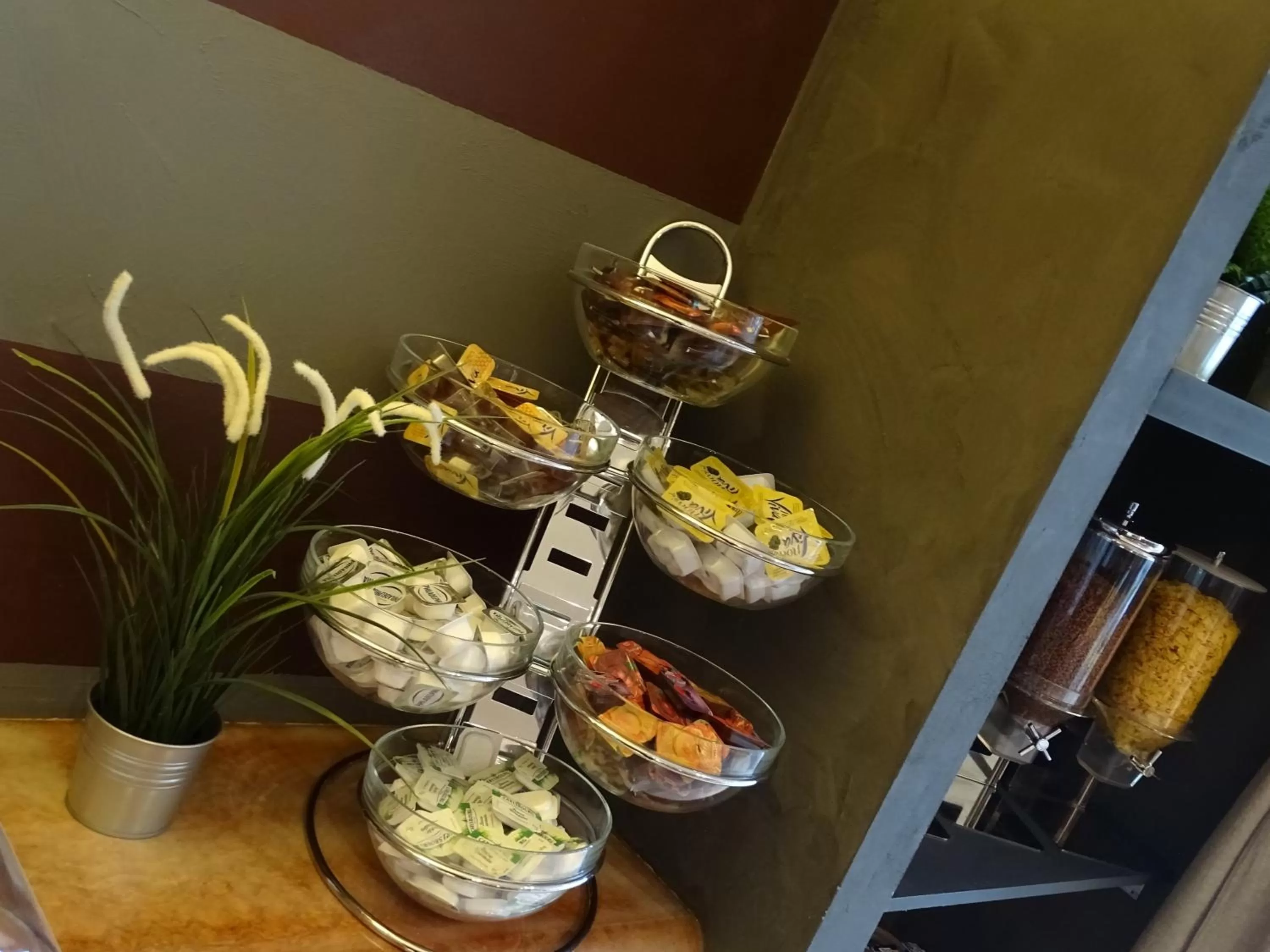 Food and drinks in Sleep & Go Brussels Expo Hotel