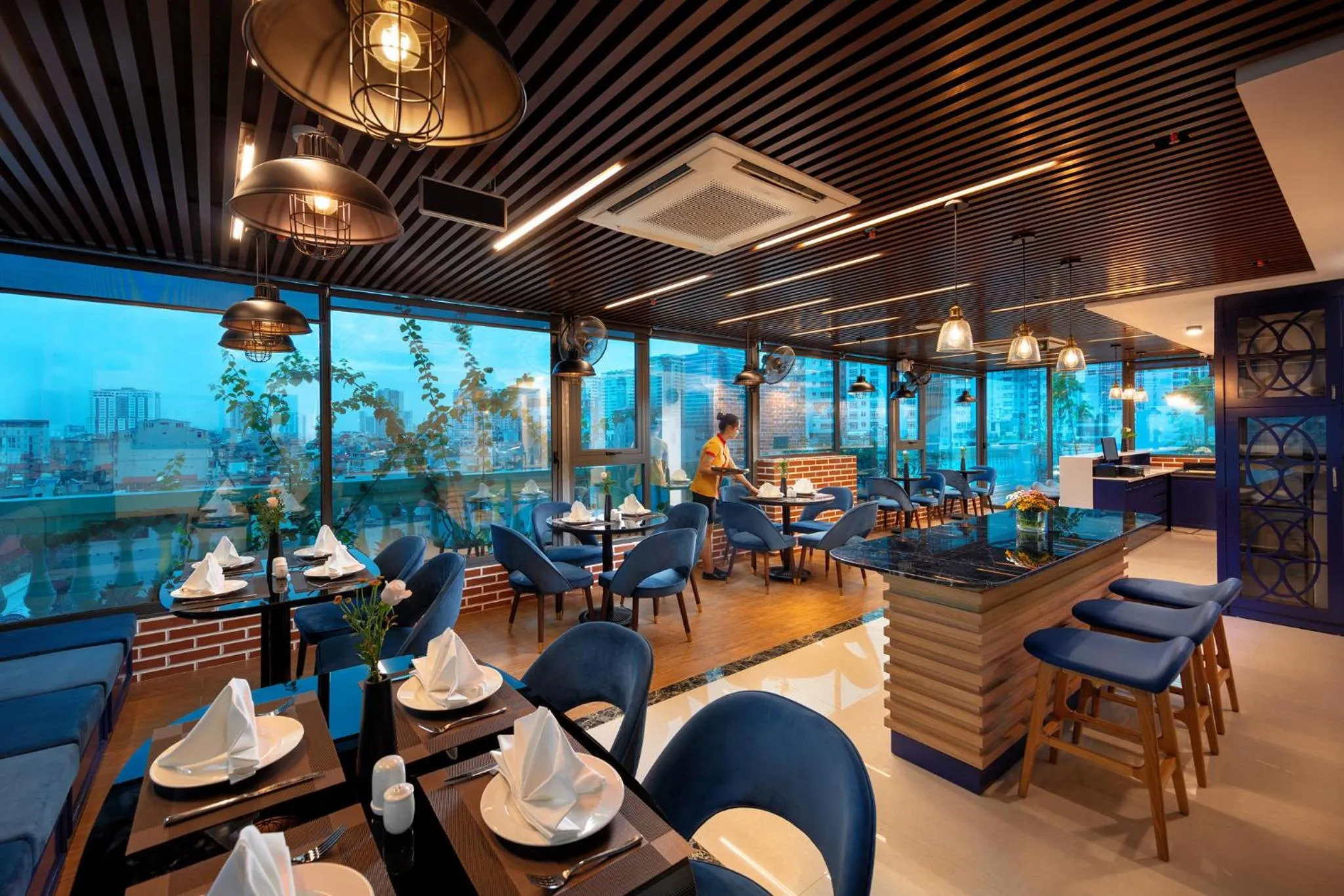 Restaurant/places to eat in Grand Dragon Hotel Hanoi