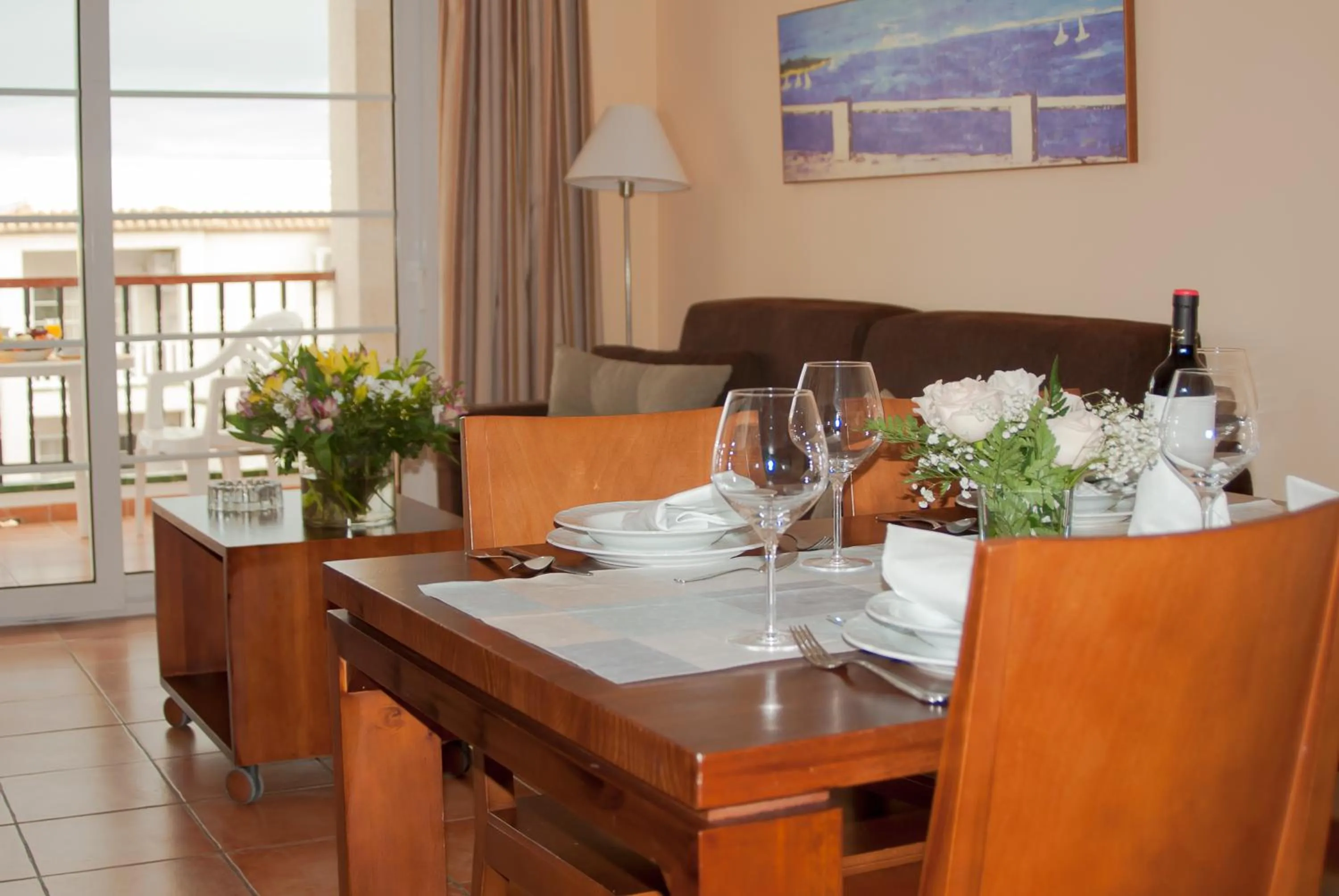 Dining area in Ona Ogisaka Garden