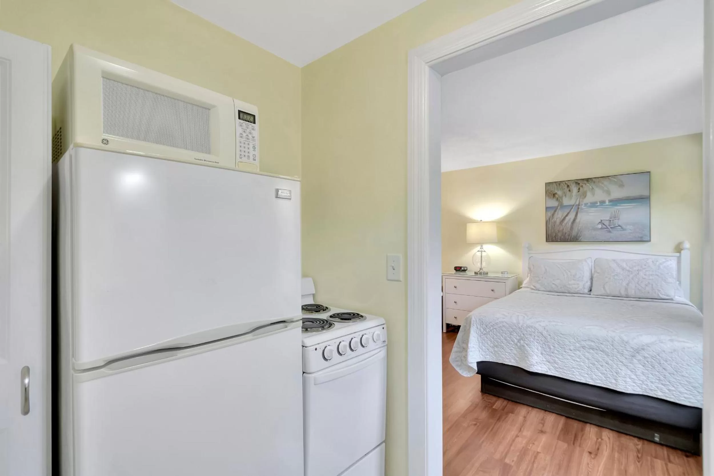 Kitchen or kitchenette, Bed in Seahorse Guesthouse