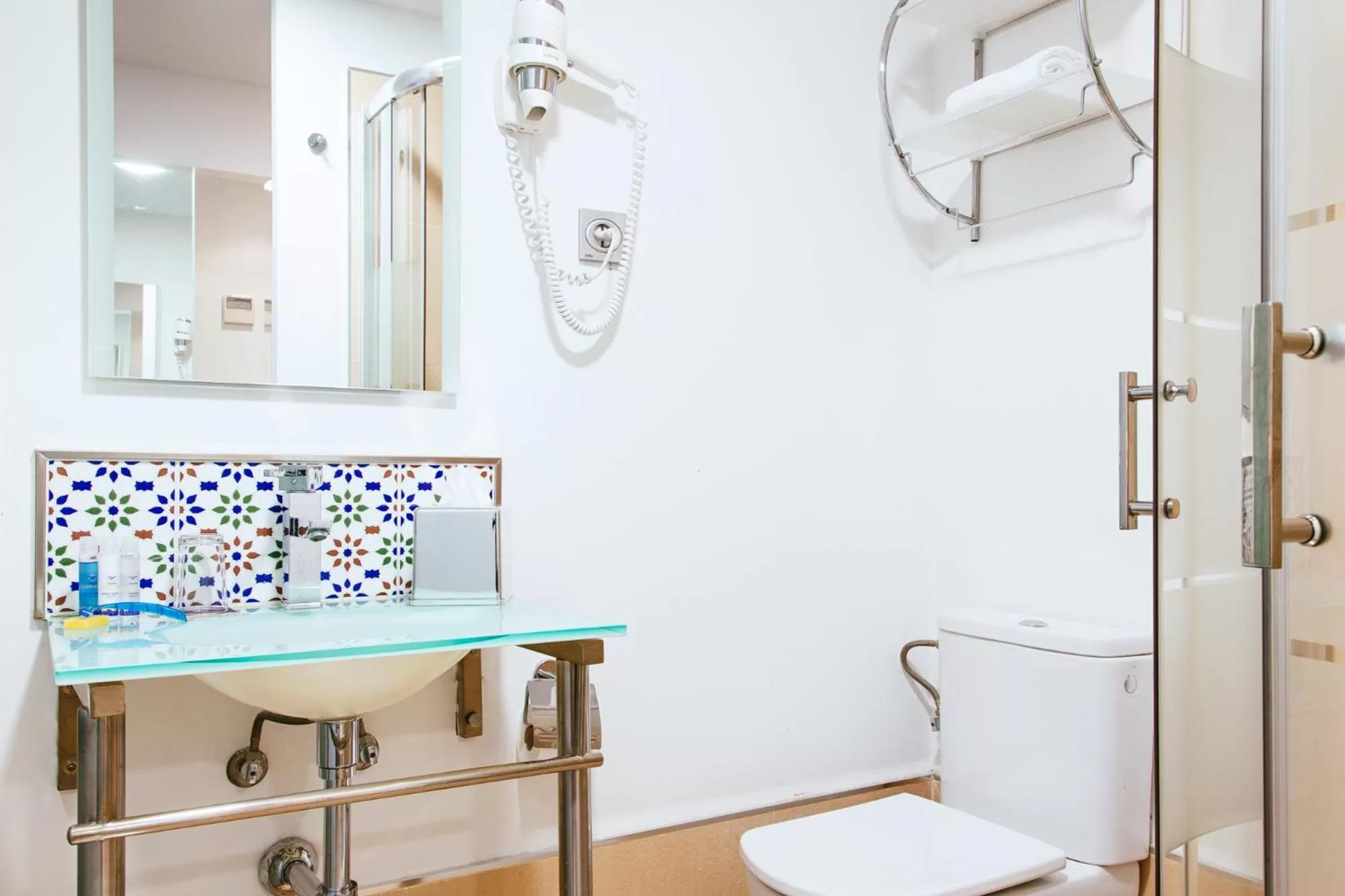 Bathroom in Globales Acis y Galatea