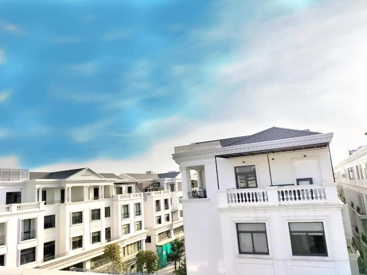 Property Building in The Flamboyant #StayWork Vinhomes Marina