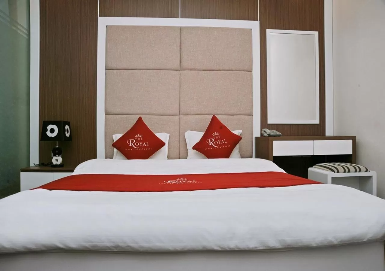 Bed in The Royal Hotel Near West Lake