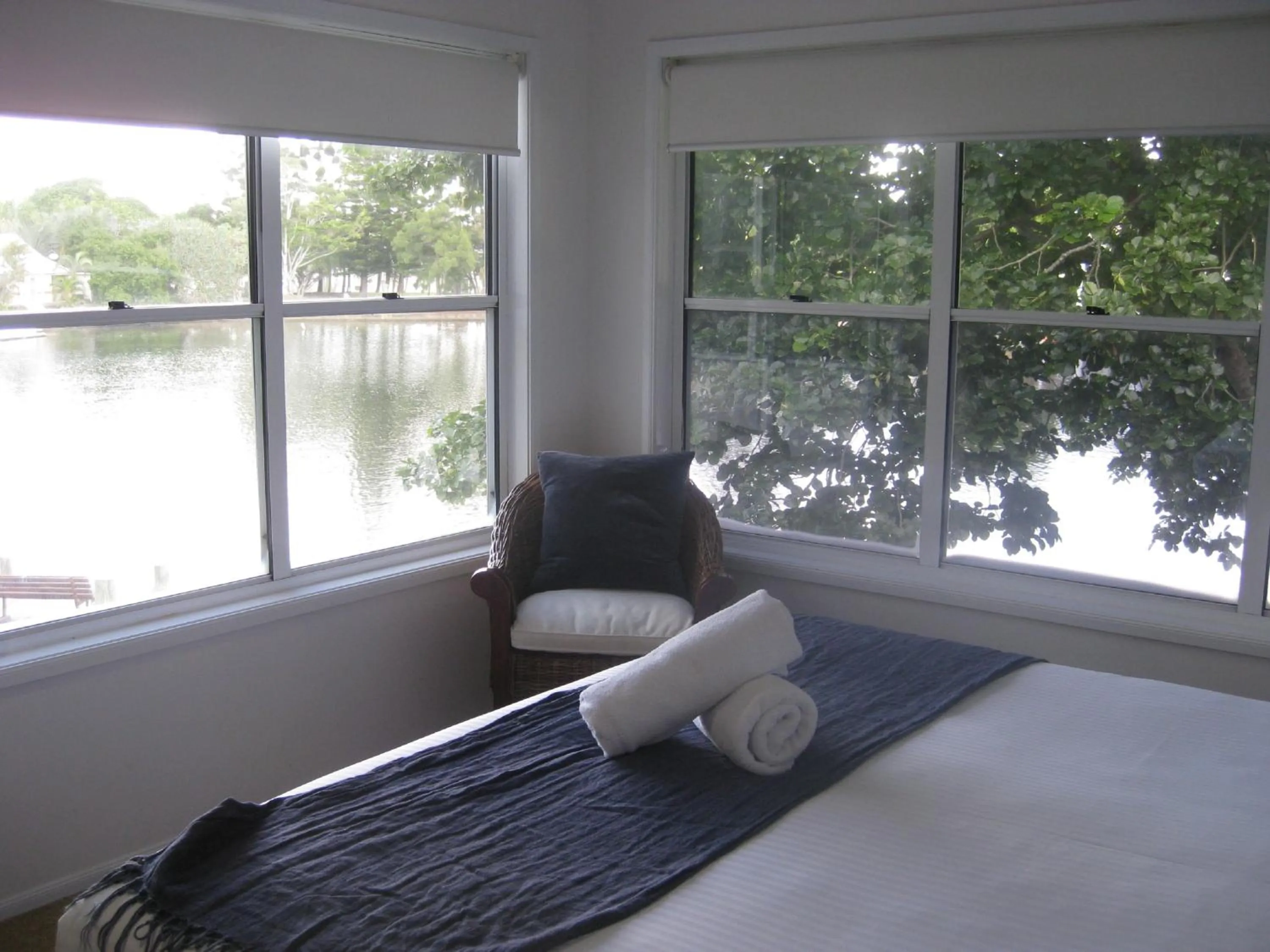 Bed in Noosa Entrance Waterfront Resort