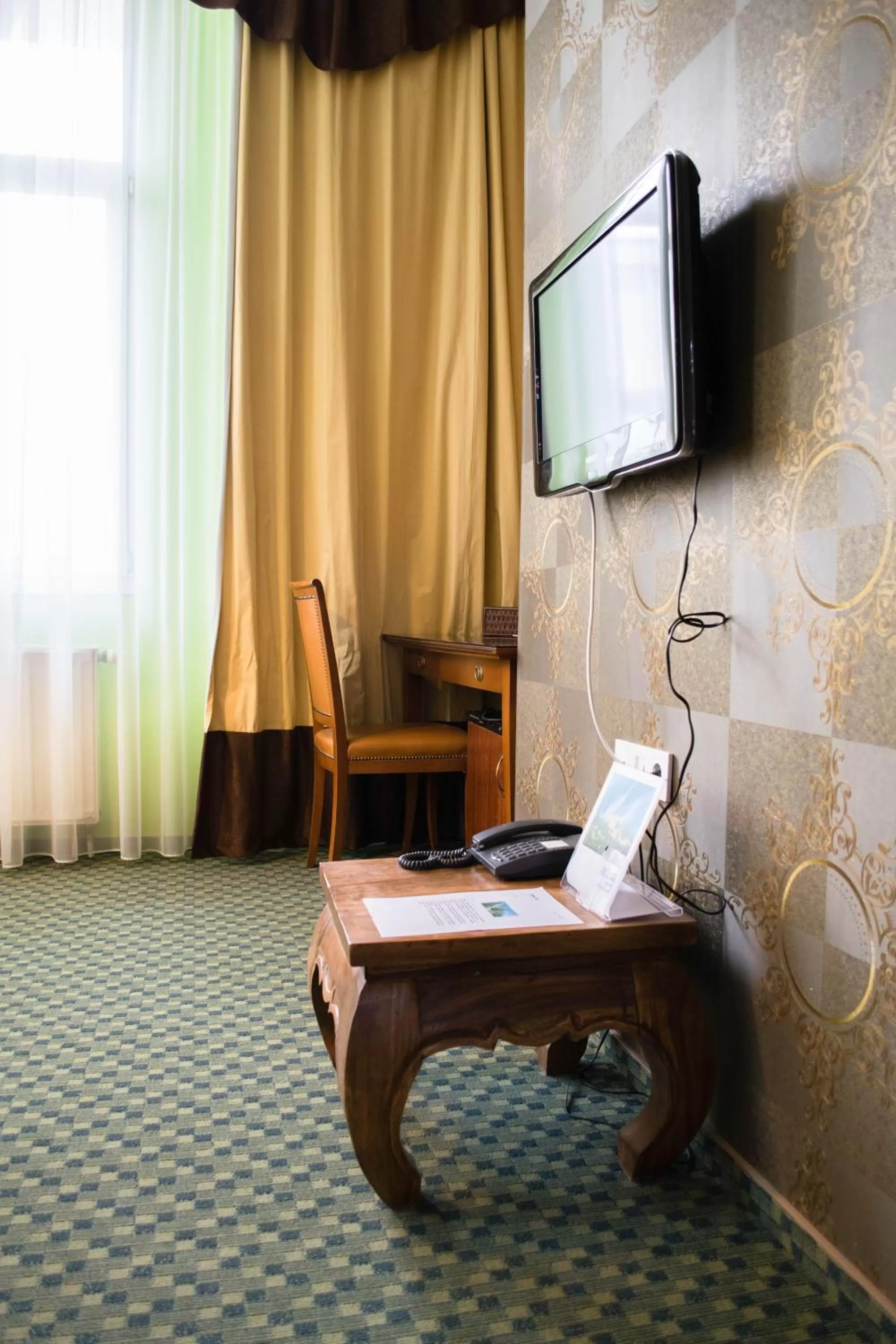 Bedroom, TV/Entertainment Center in Petra Hotel
