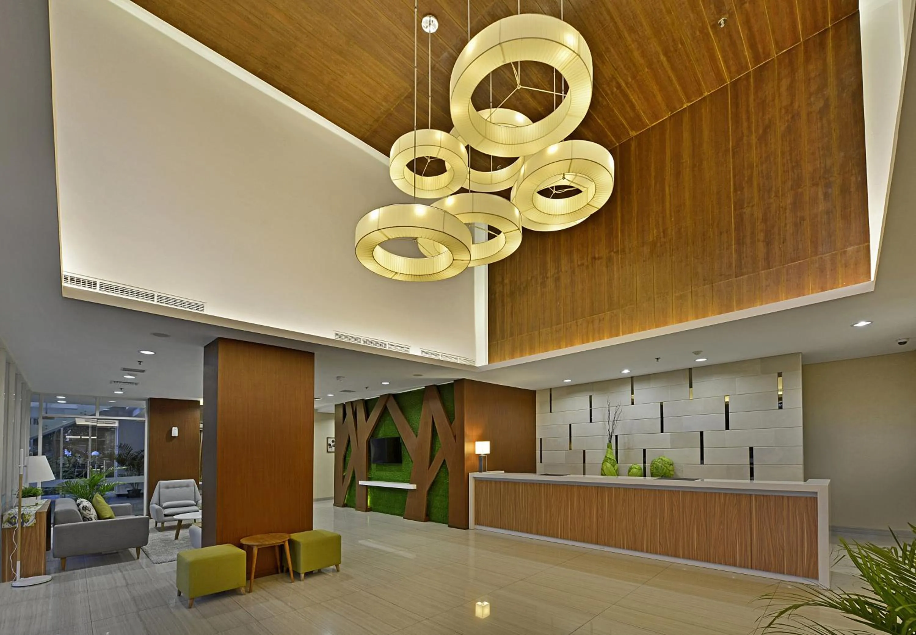 Lobby or reception in Whiz Prime Hotel Pajajaran Bogor